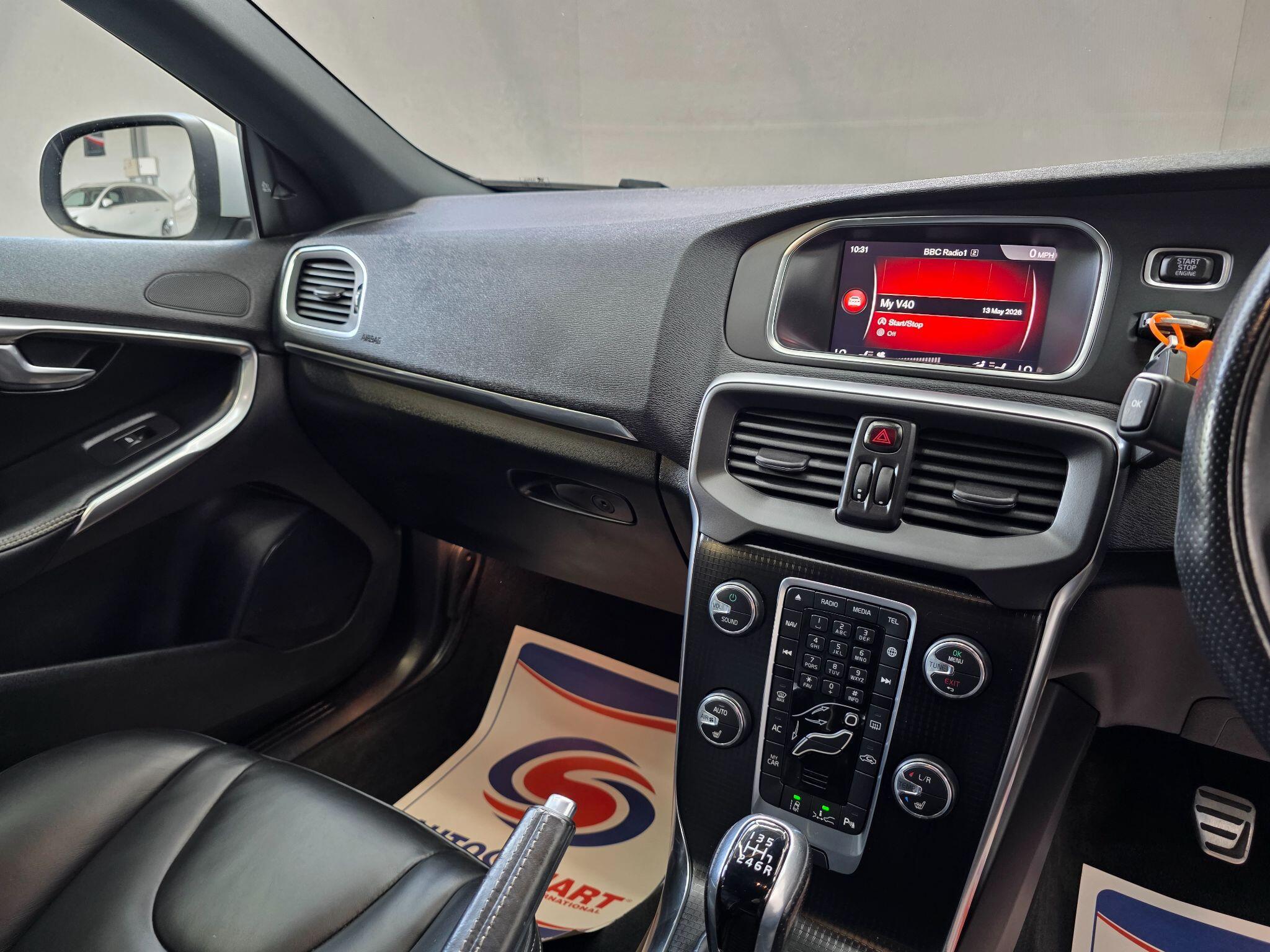 Volvo V40 - Image 16