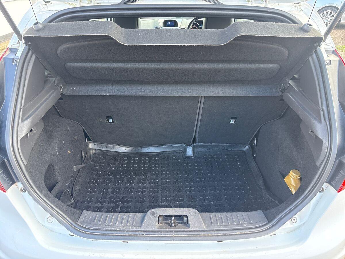Ford Fiesta - Image 19