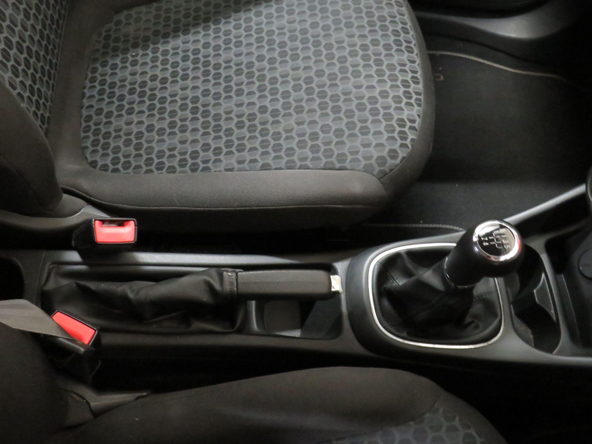 Vauxhall Corsa - Image 18