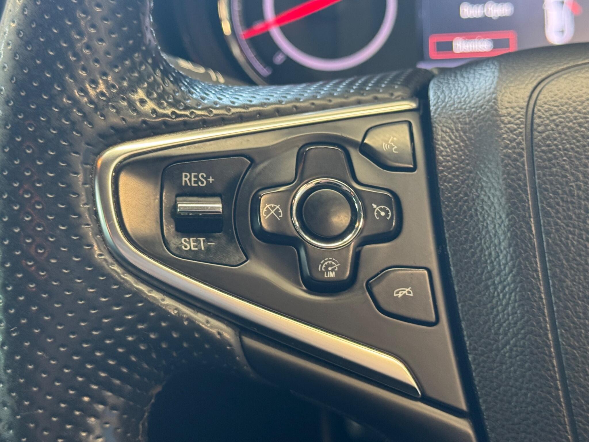 Vauxhall Insignia - Image 21