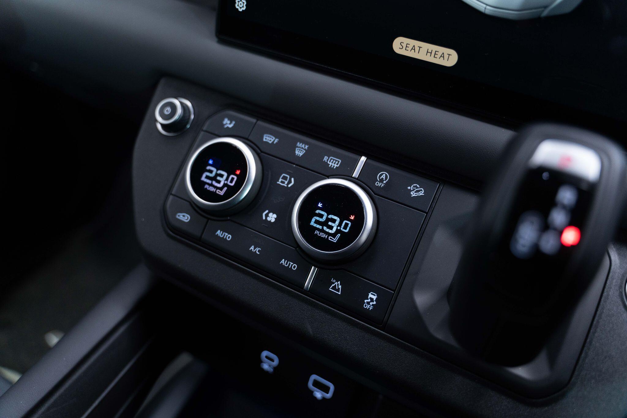Land Rover Defender 110 - Image 15