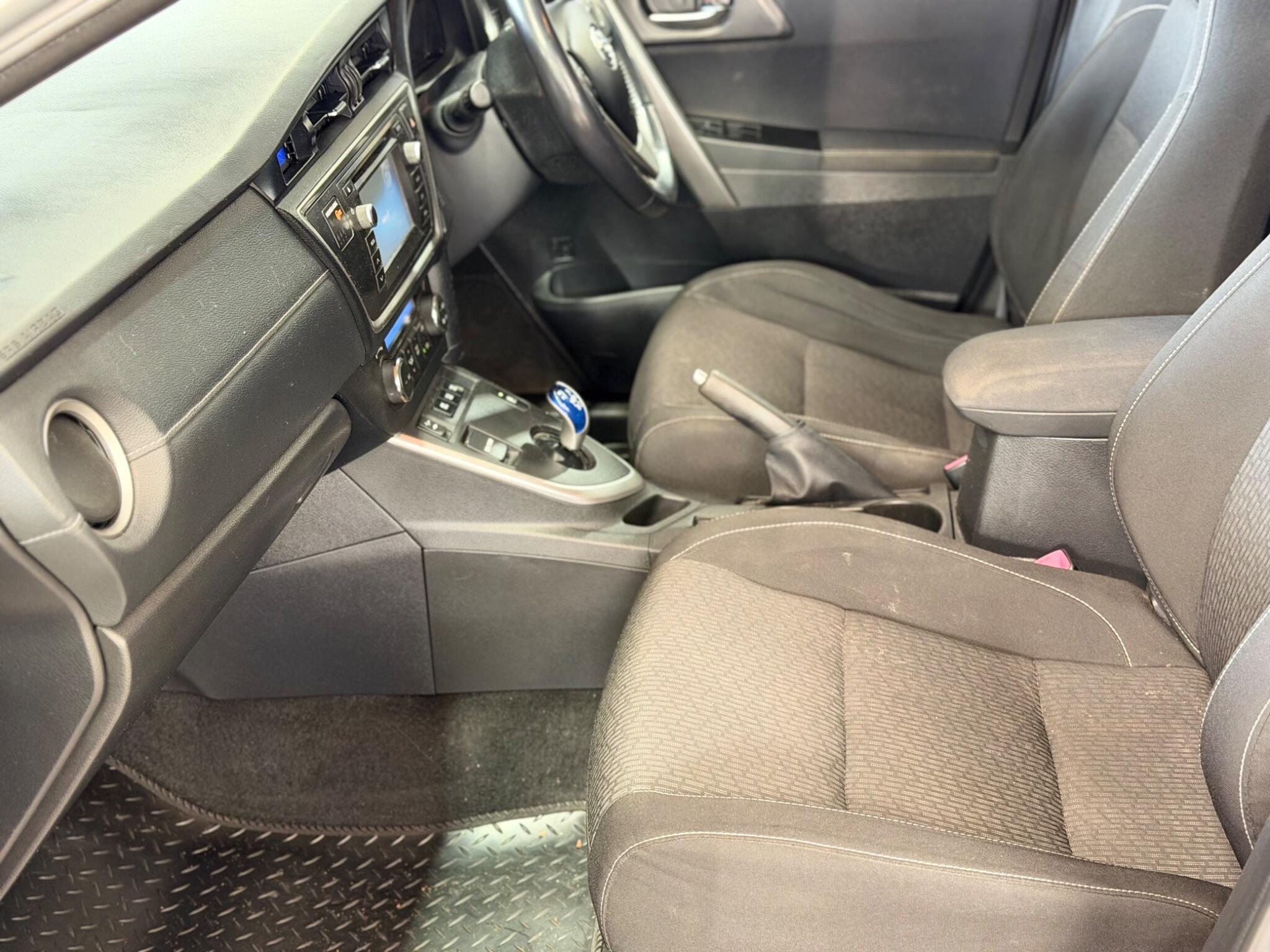 Toyota Auris - Image 31