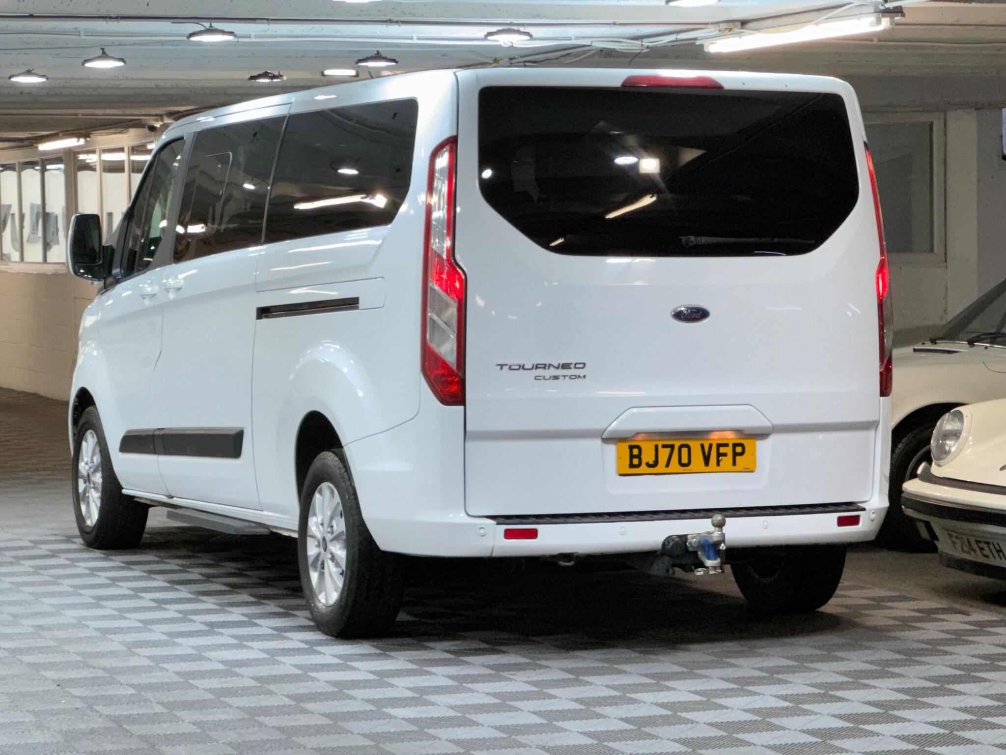 Ford TOURNEO CUSTOM - Image 3