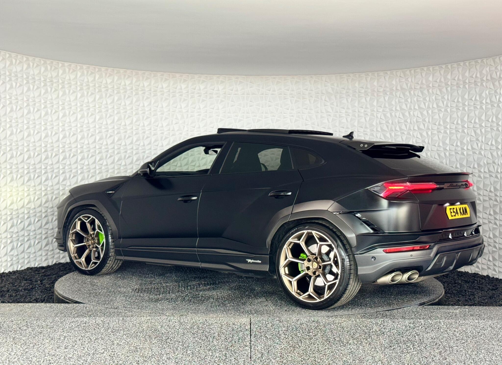 Lamborghini Urus - Image 17