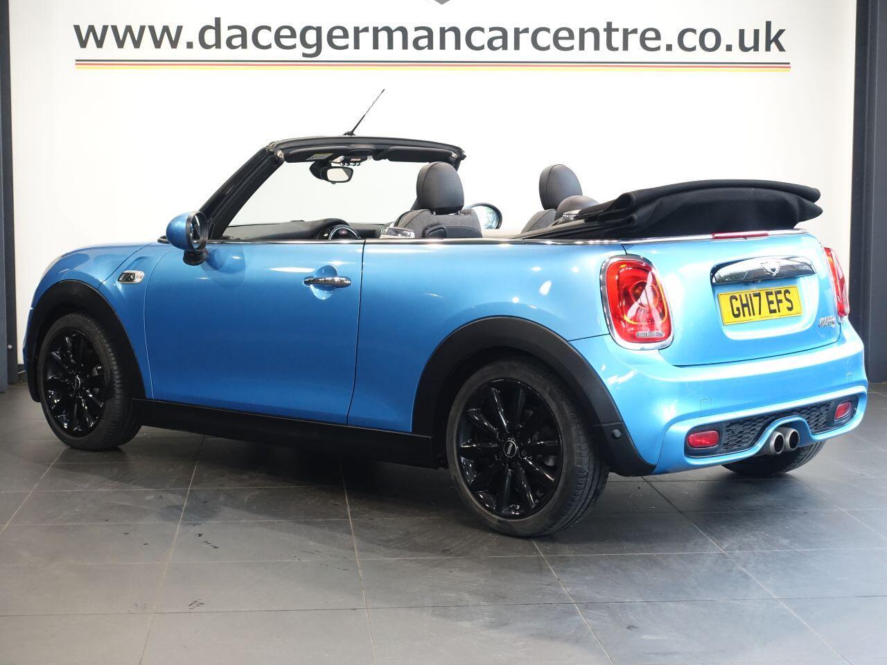 MINI Convertible - Image 9