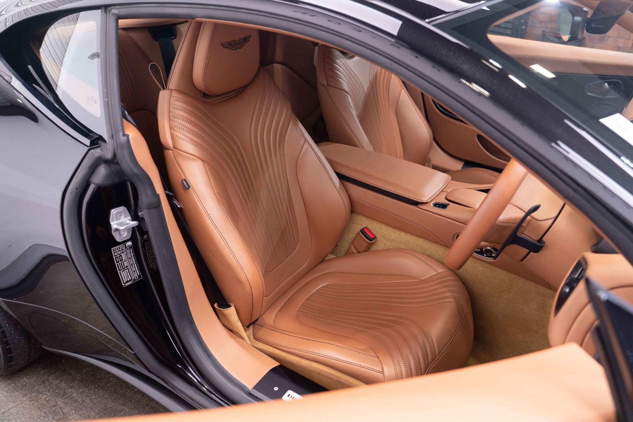Aston Martin DB11 - Image 4