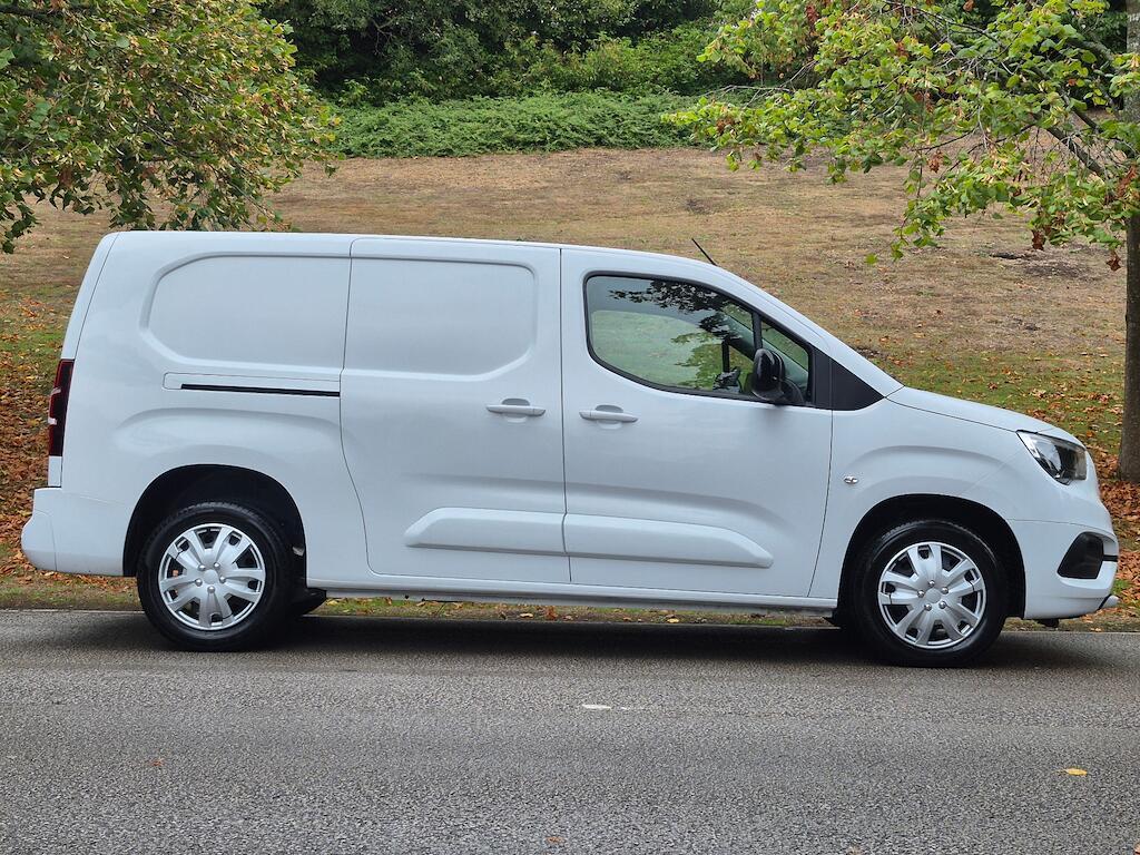 Vauxhall Combo - Image 6
