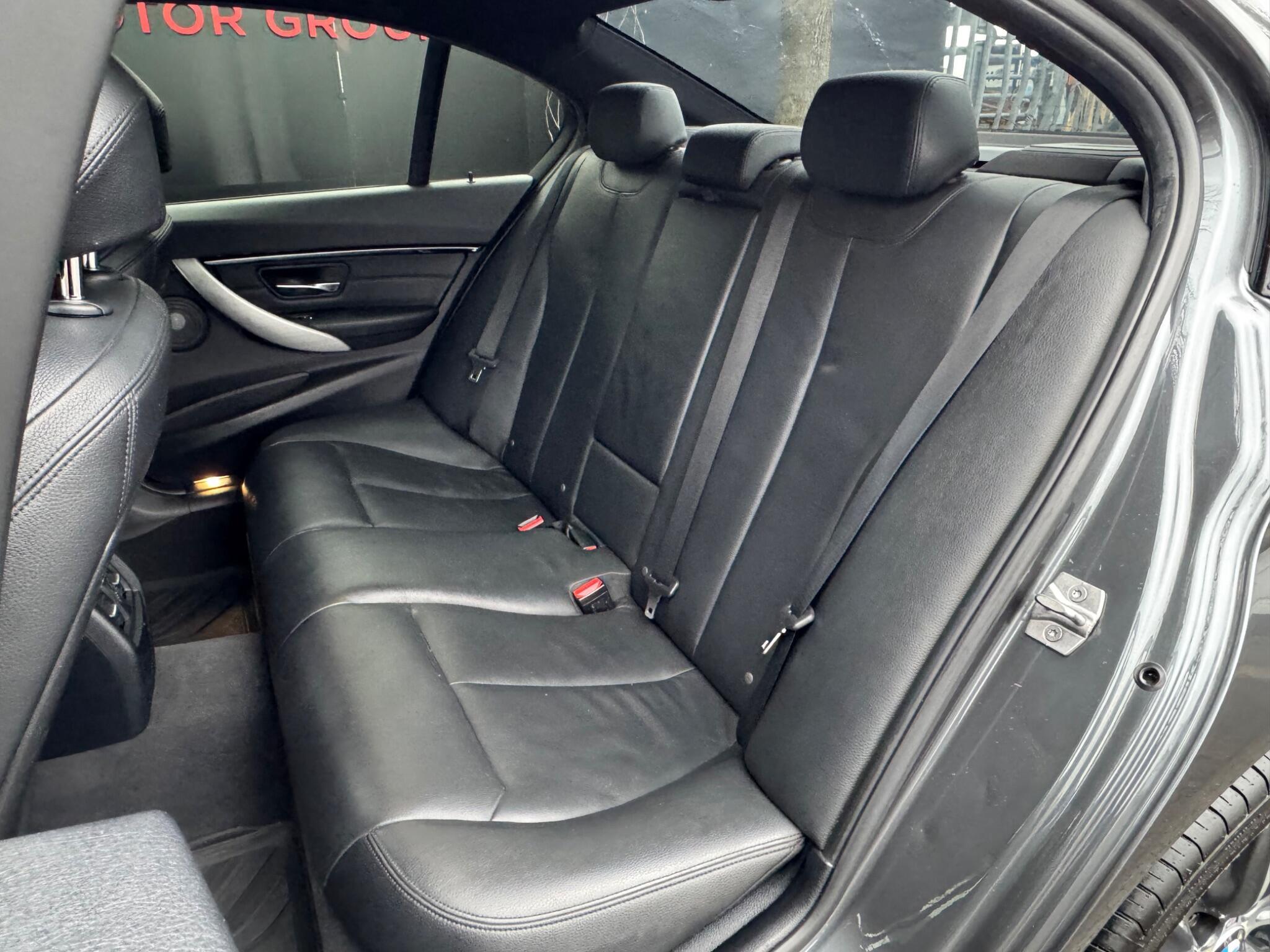 BMW 3 Series - Image 19