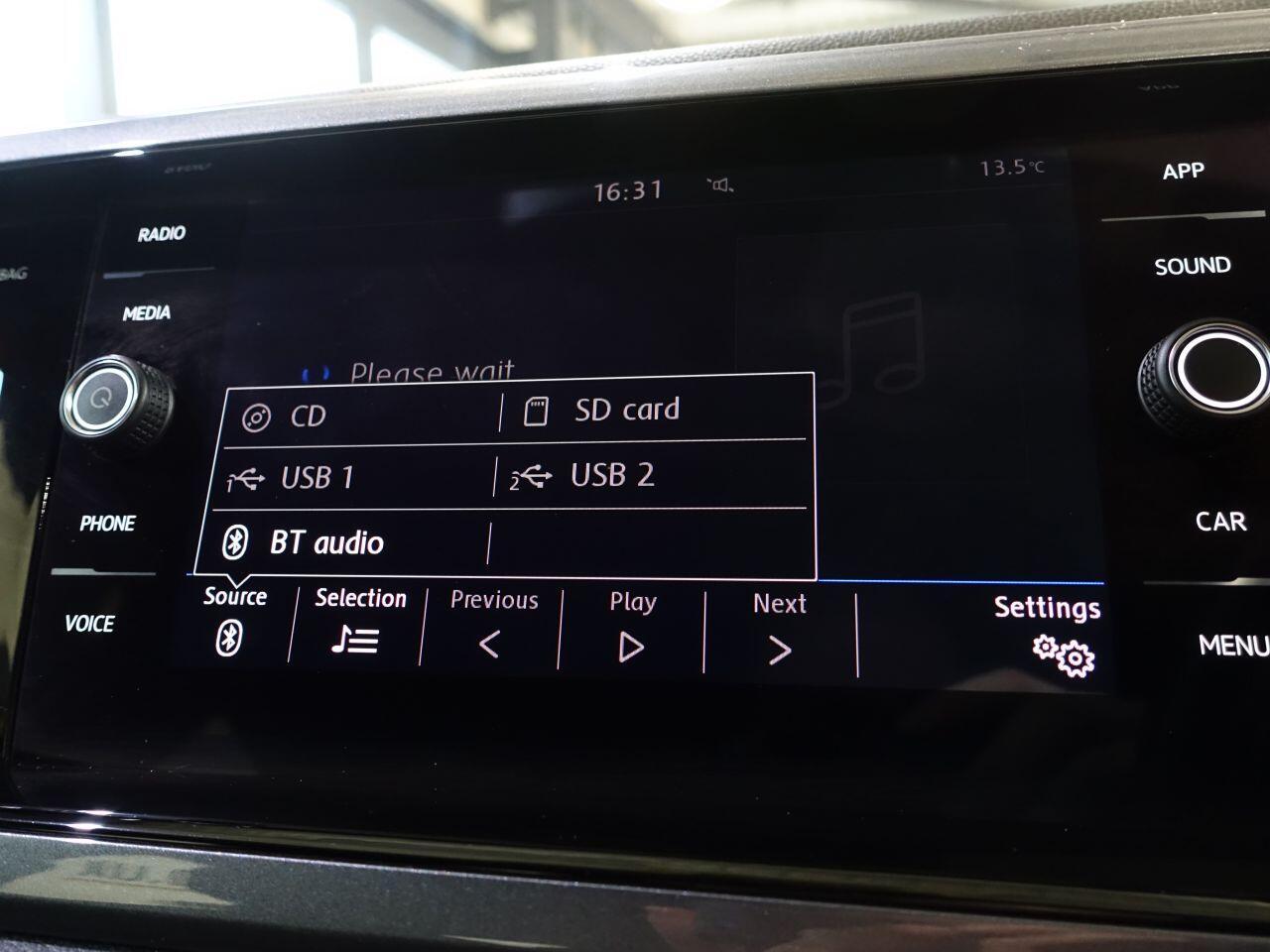 Volkswagen Polo - Image 28