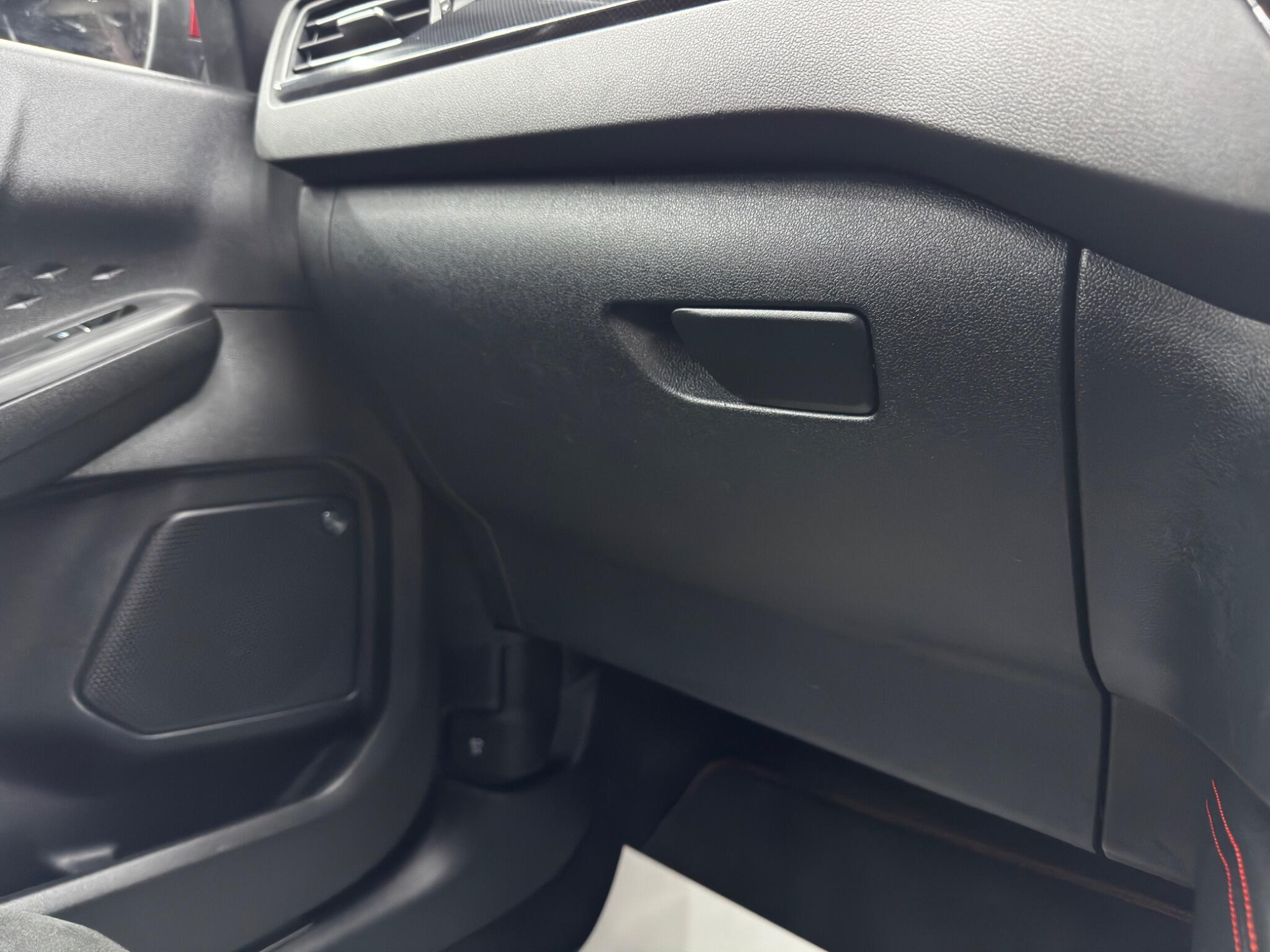Ford Kuga - Image 38