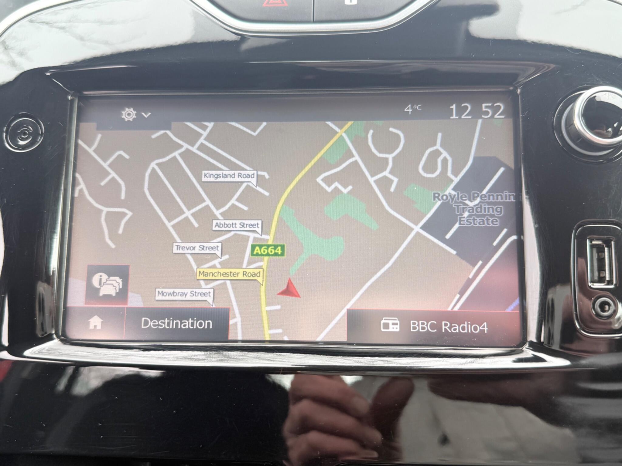 Renault Clio - Image 49