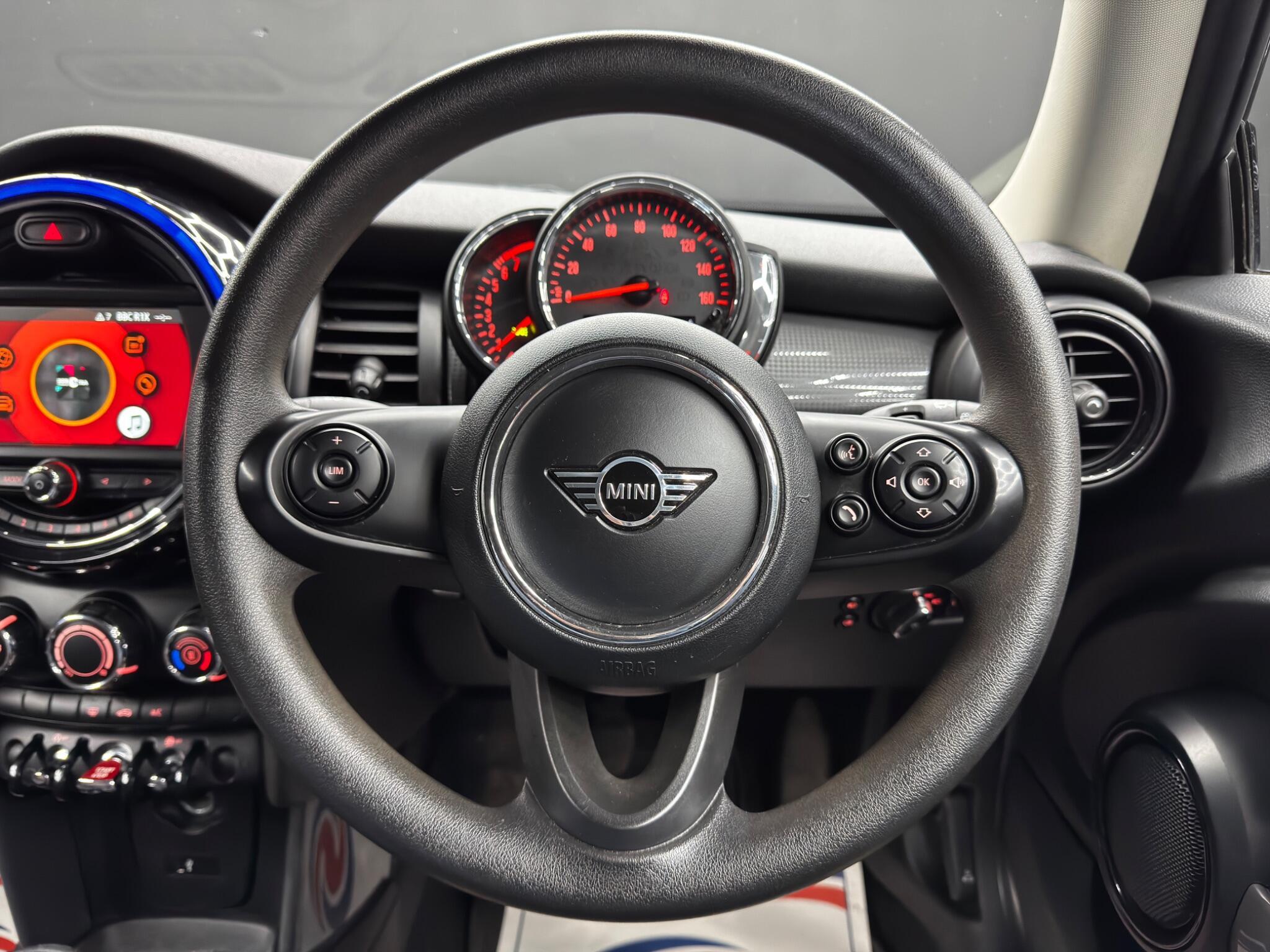 MINI Hatch - Image 17