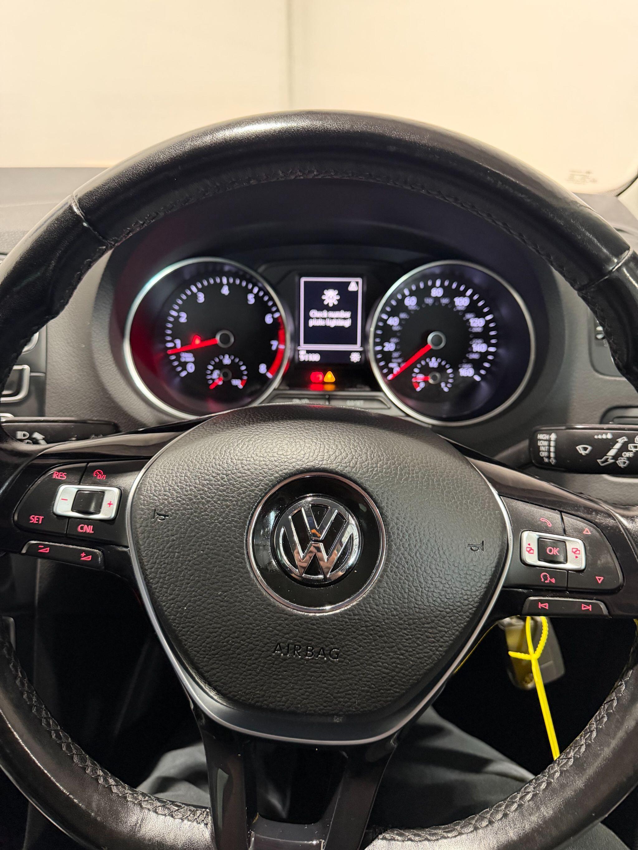 Volkswagen Polo - Image 11