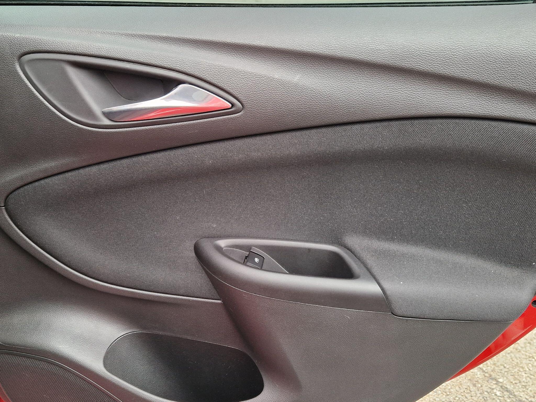 Vauxhall Astra - Image 35