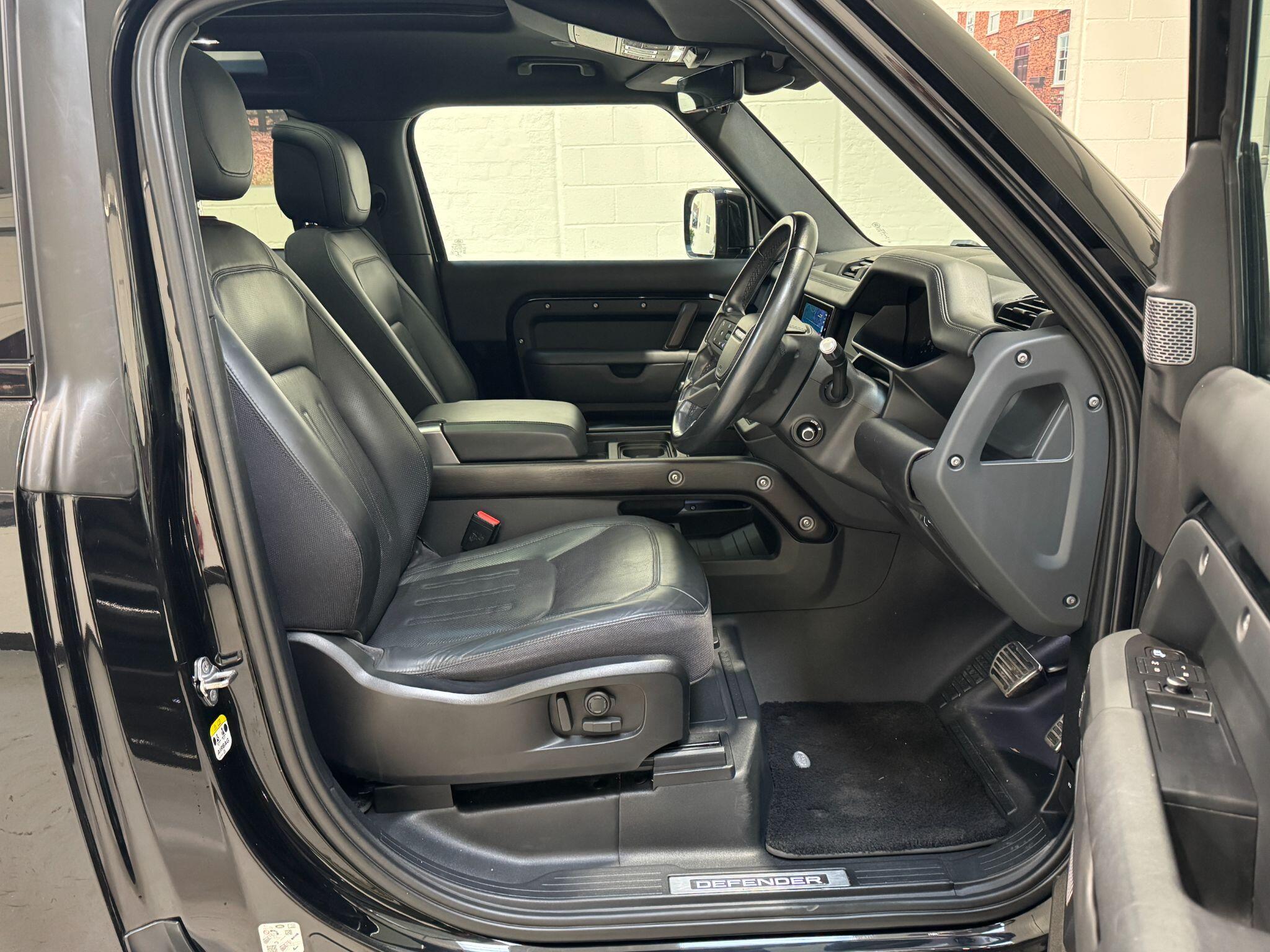 Land Rover Defender 90 - Image 18