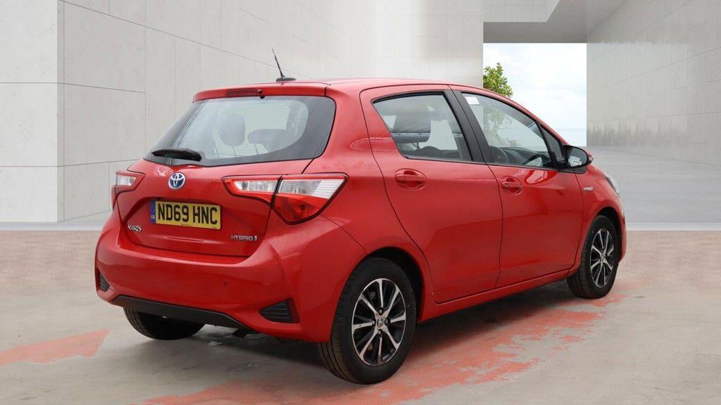 Toyota Yaris - Image 5