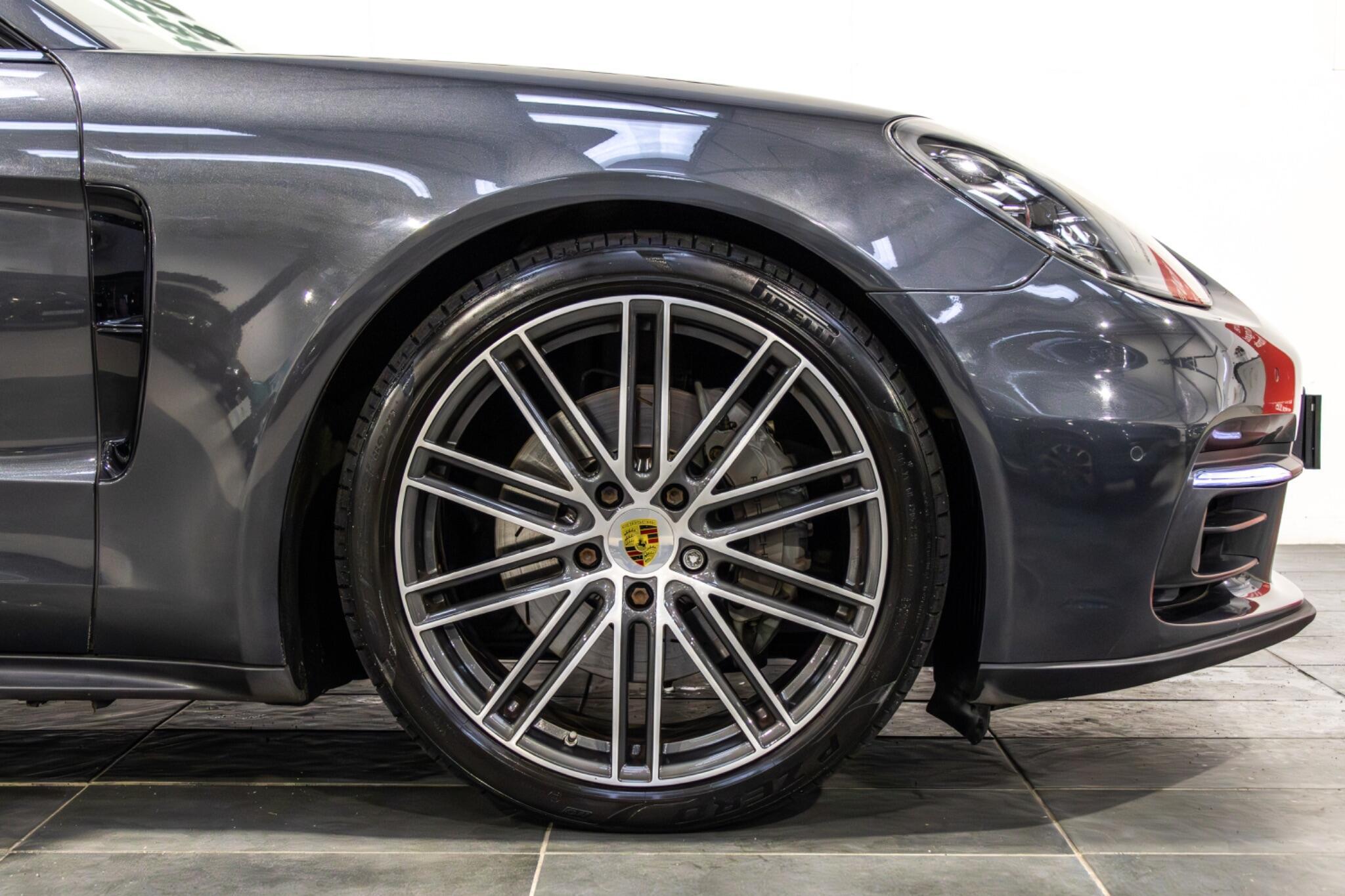 Porsche Panamera - Image 6