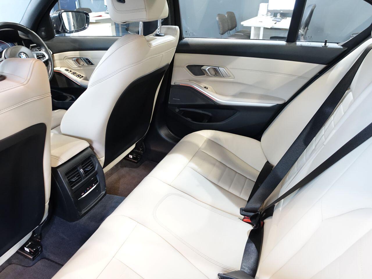 BMW 3 Series - Image 16