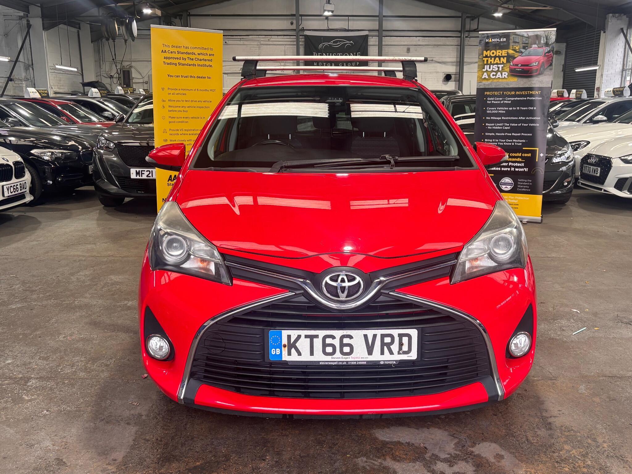 Toyota Yaris - Image 25