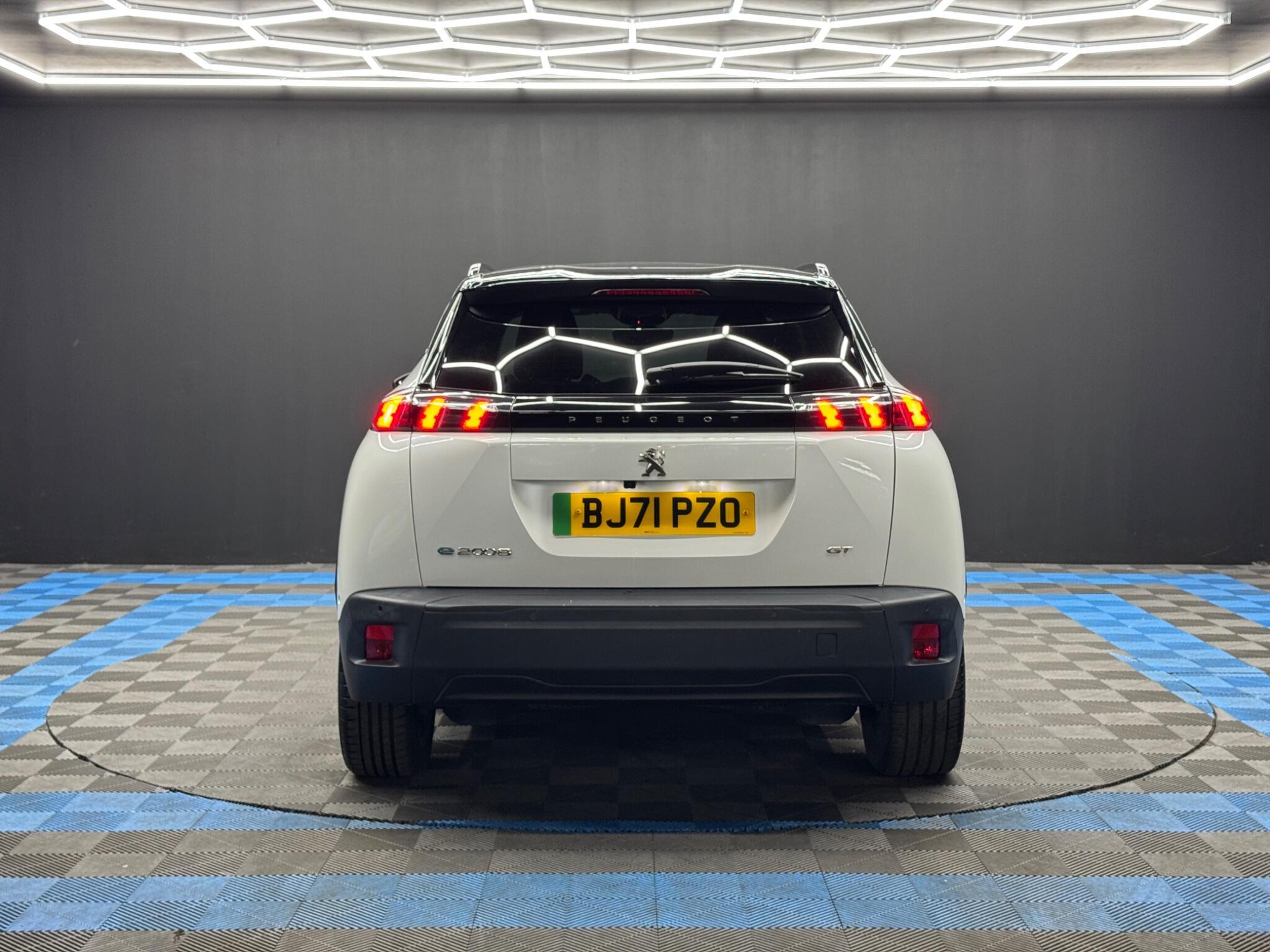 Peugeot E-2008 - Image 6