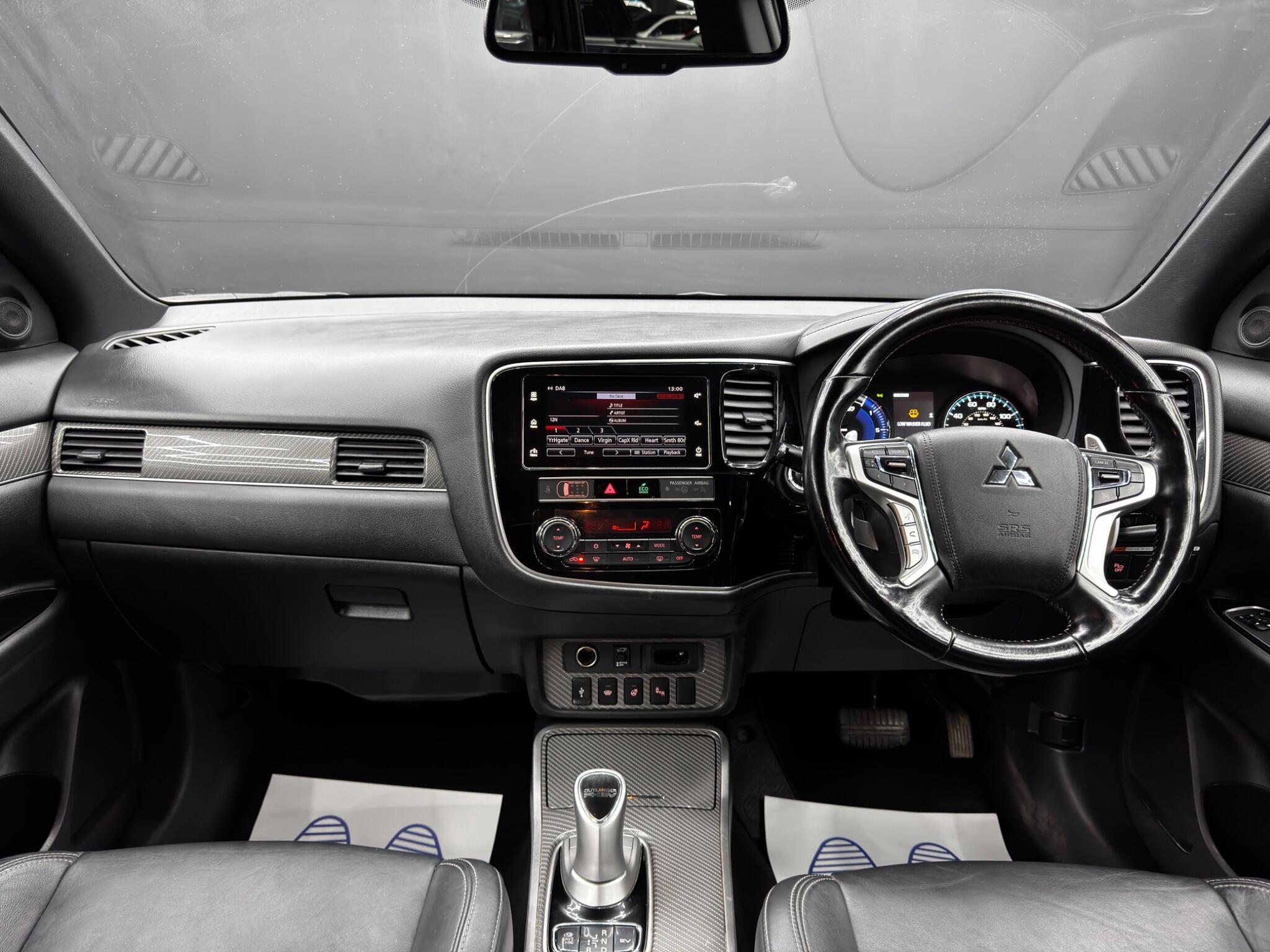 Mitsubishi Outlander - Image 10