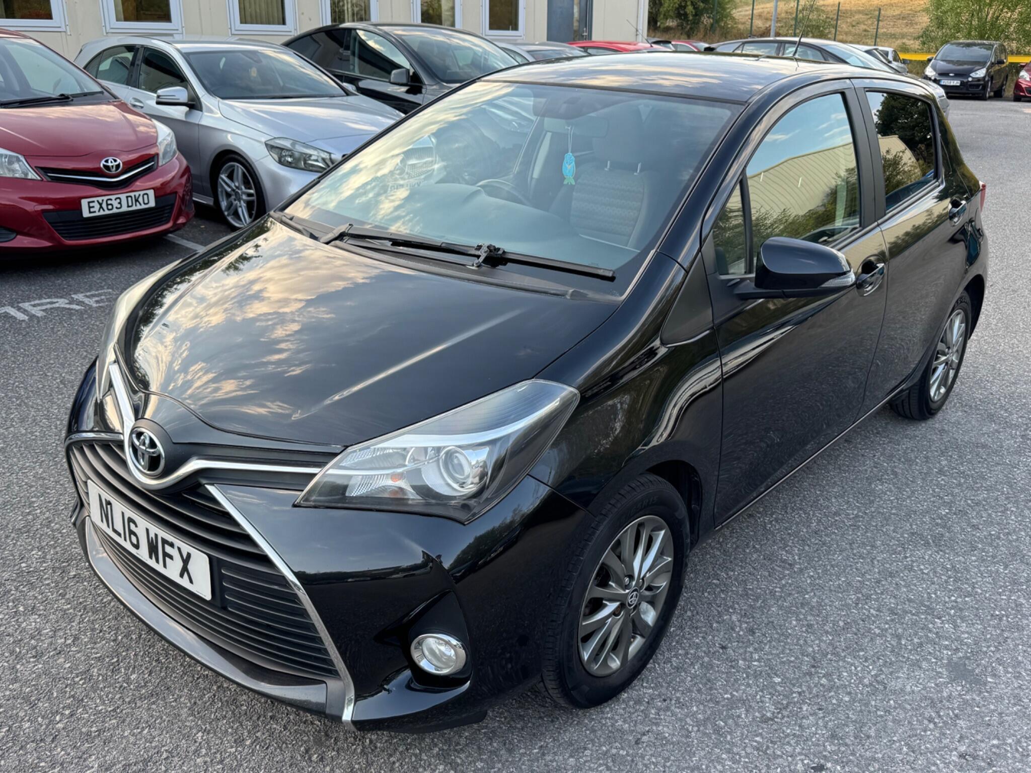 Toyota Yaris - Image 6