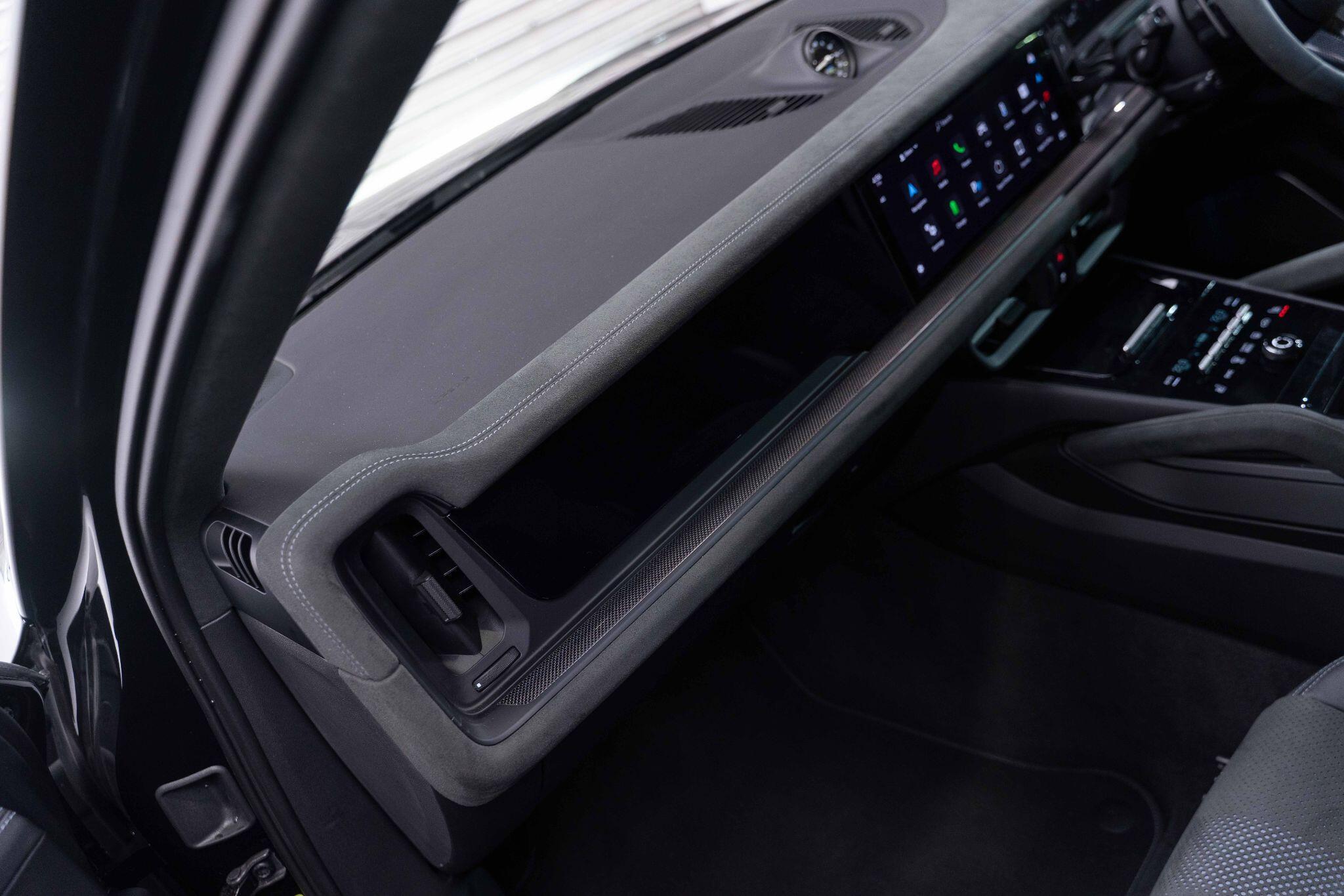 Porsche Cayenne - Image 15