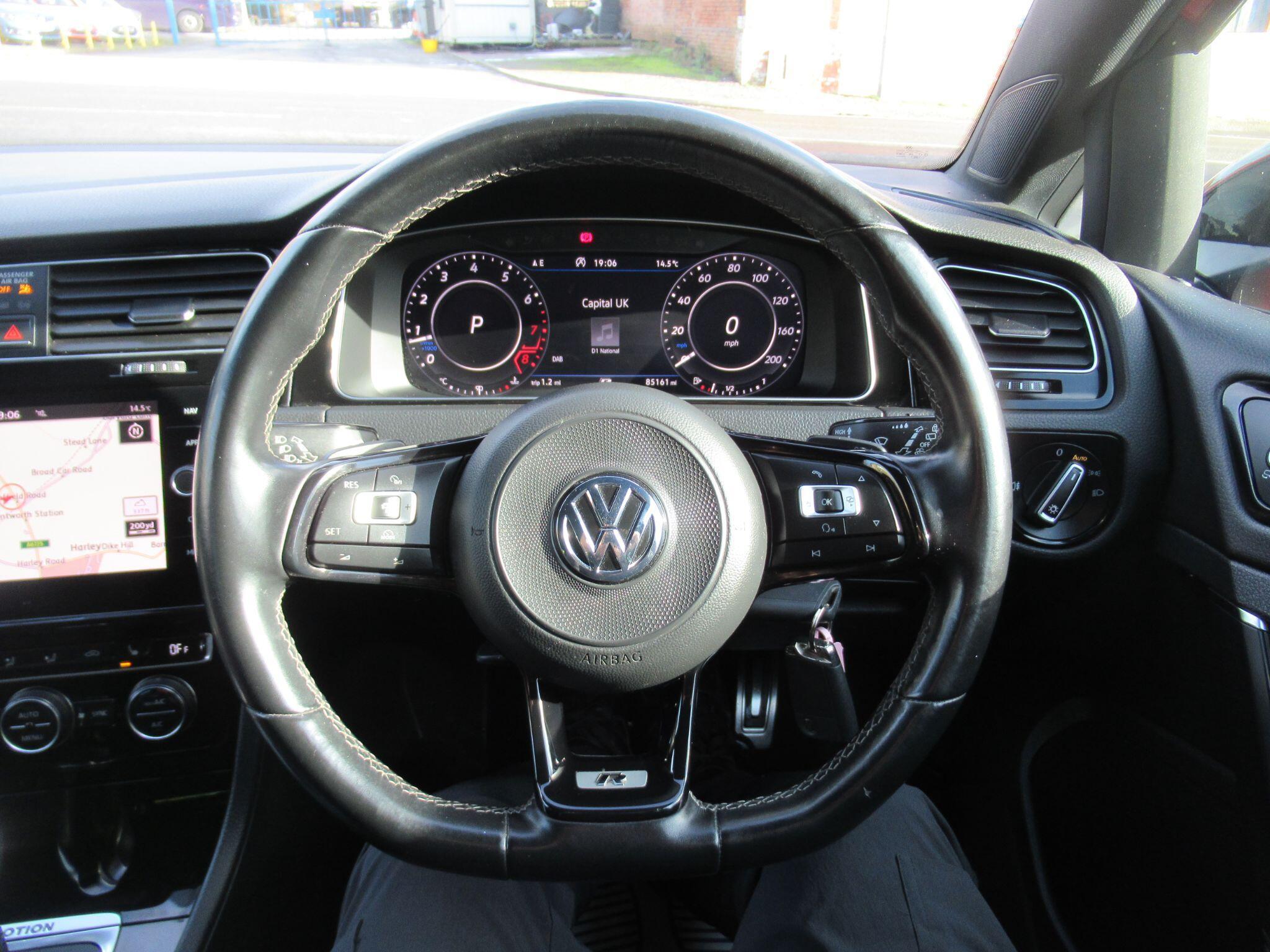 Volkswagen Golf - Image 26