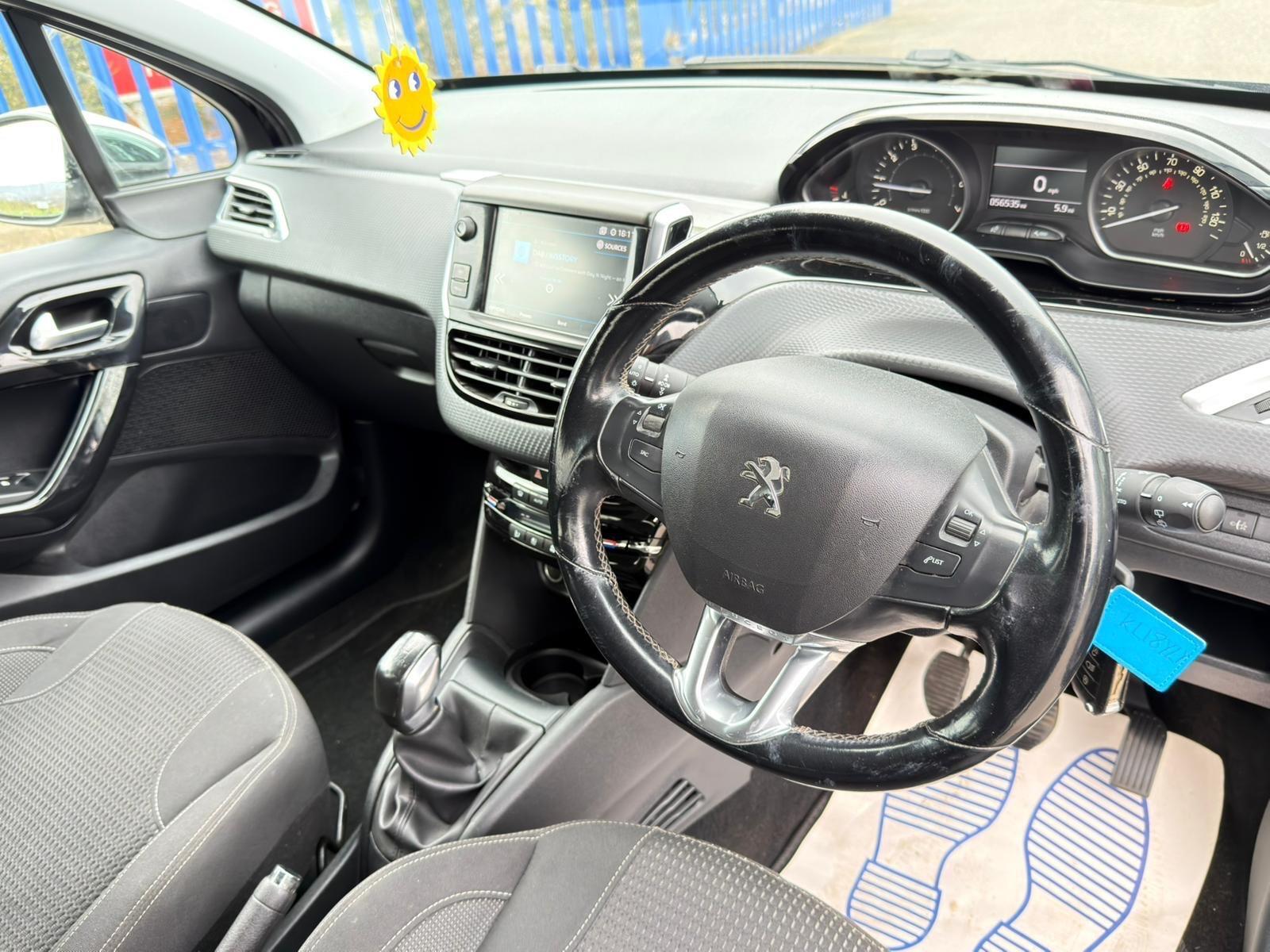 Peugeot 208 - Image 13