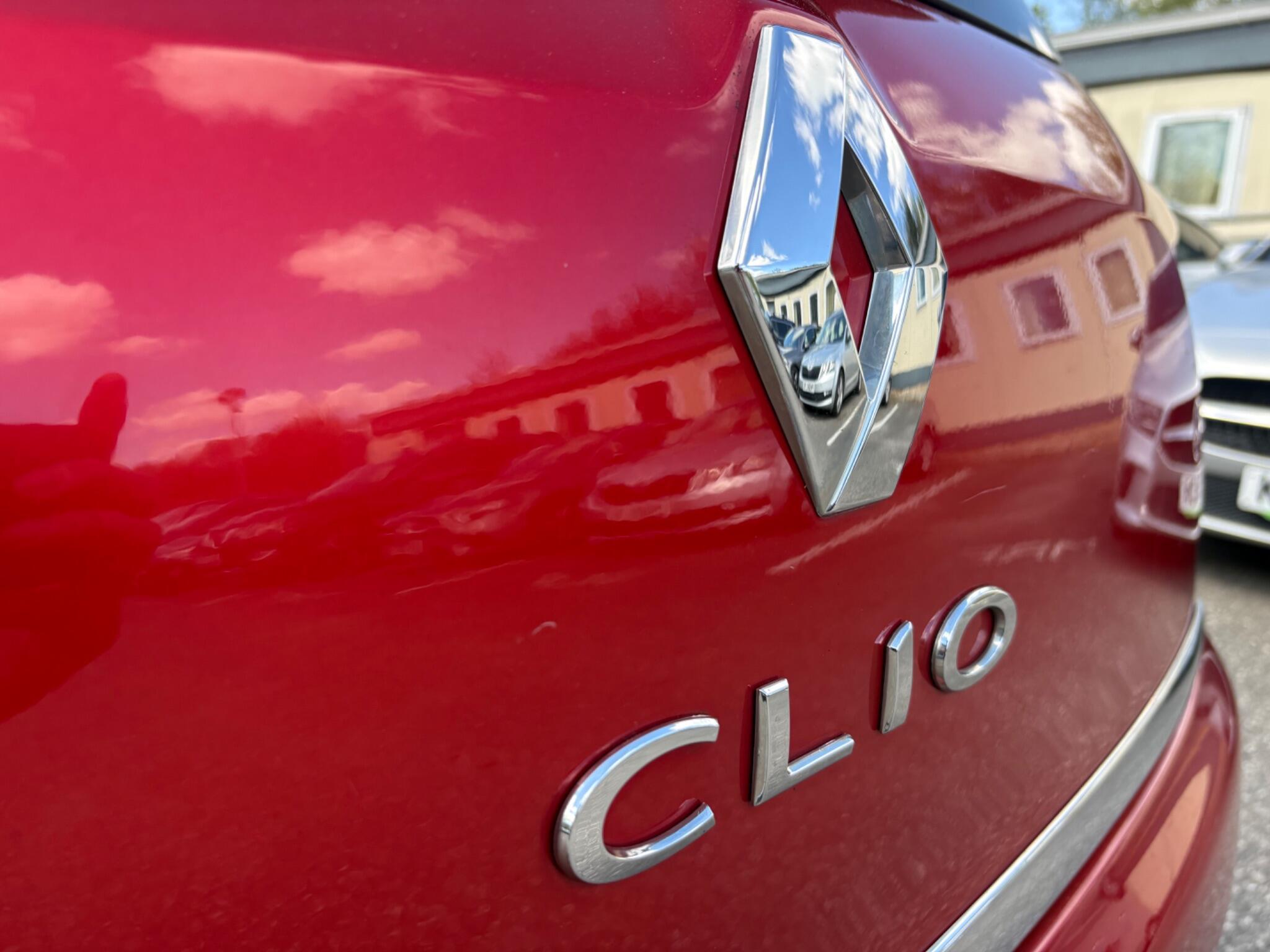 Renault Clio - Image 18