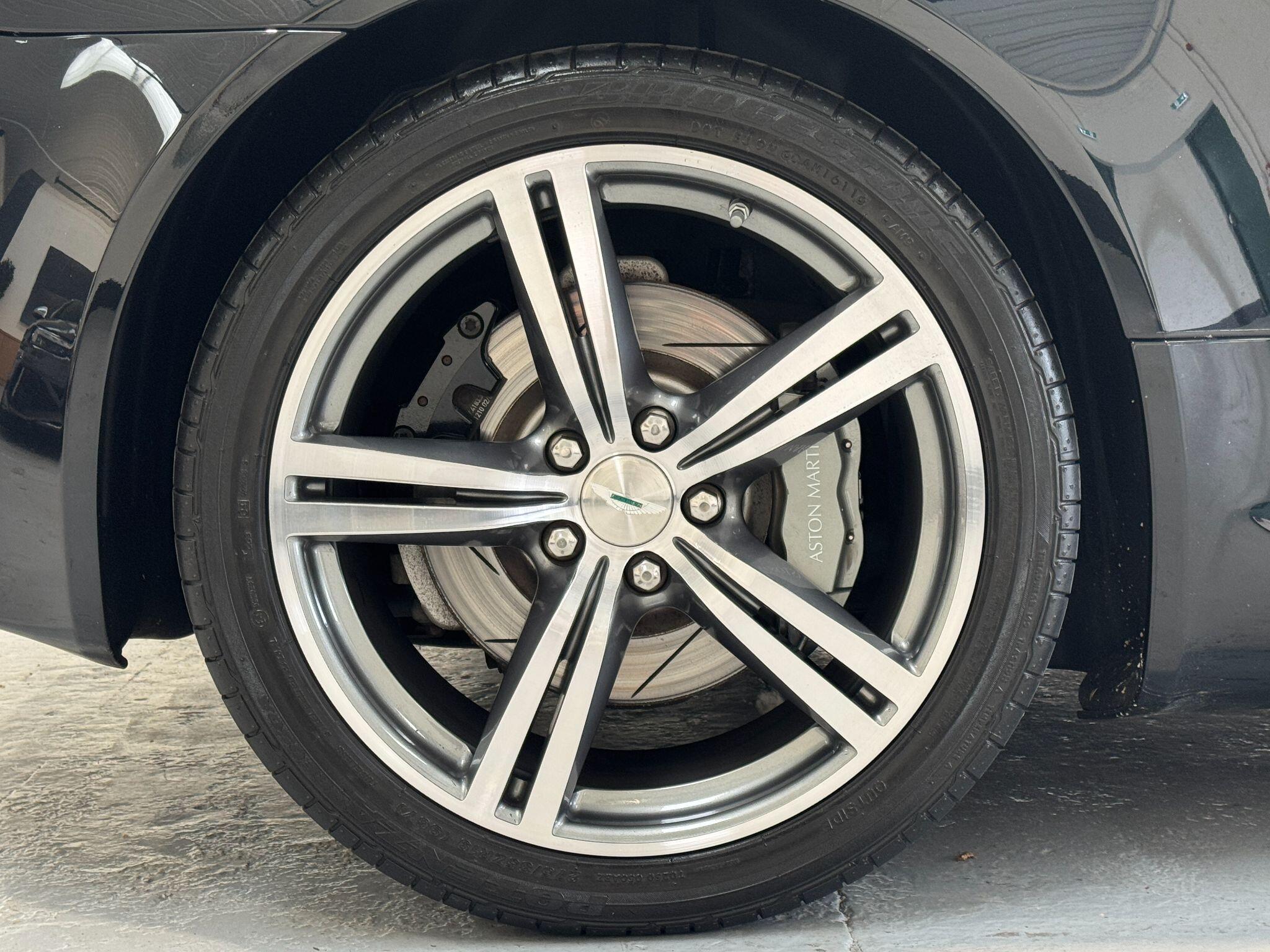 Aston Martin Vantage - Image 24
