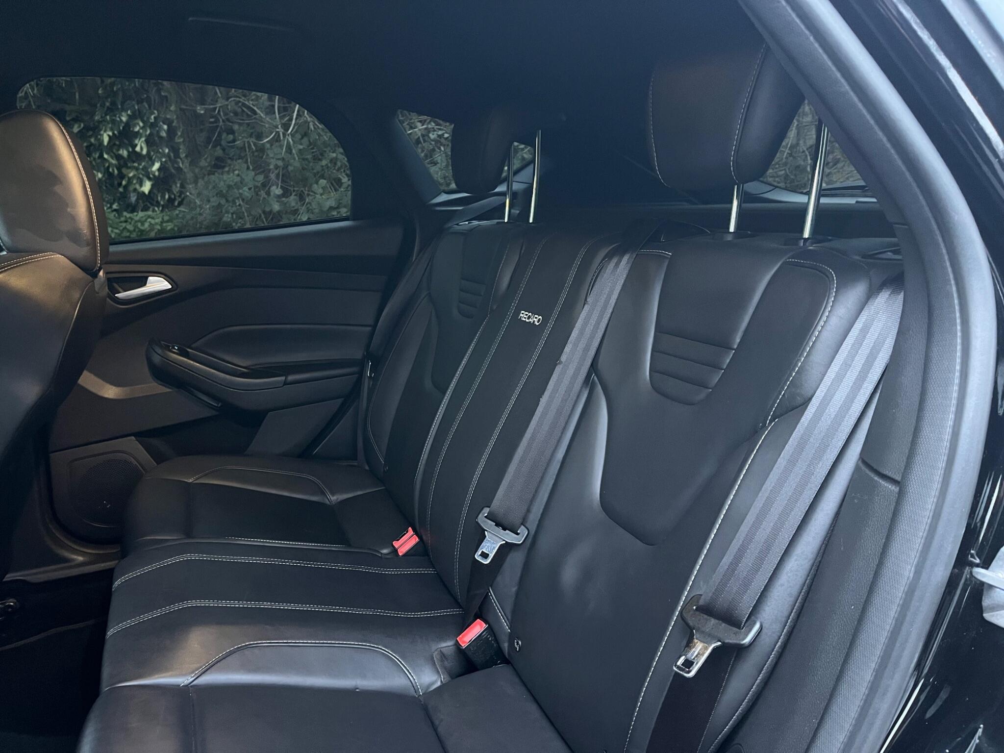 Ford Focus - Image 16