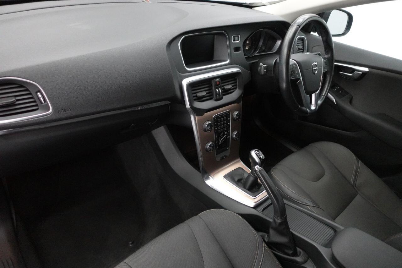 Volvo V40 CROSS COUNTRY - Image 19