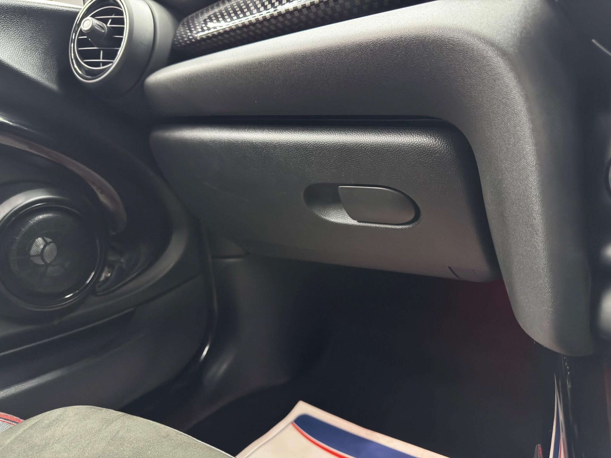 MINI Hatch - Image 39