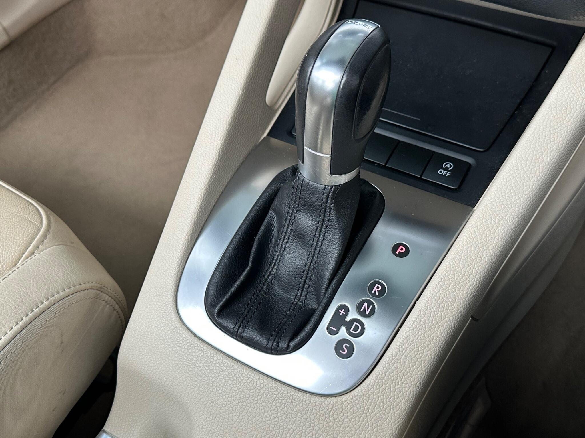 Volkswagen EOS - Image 15