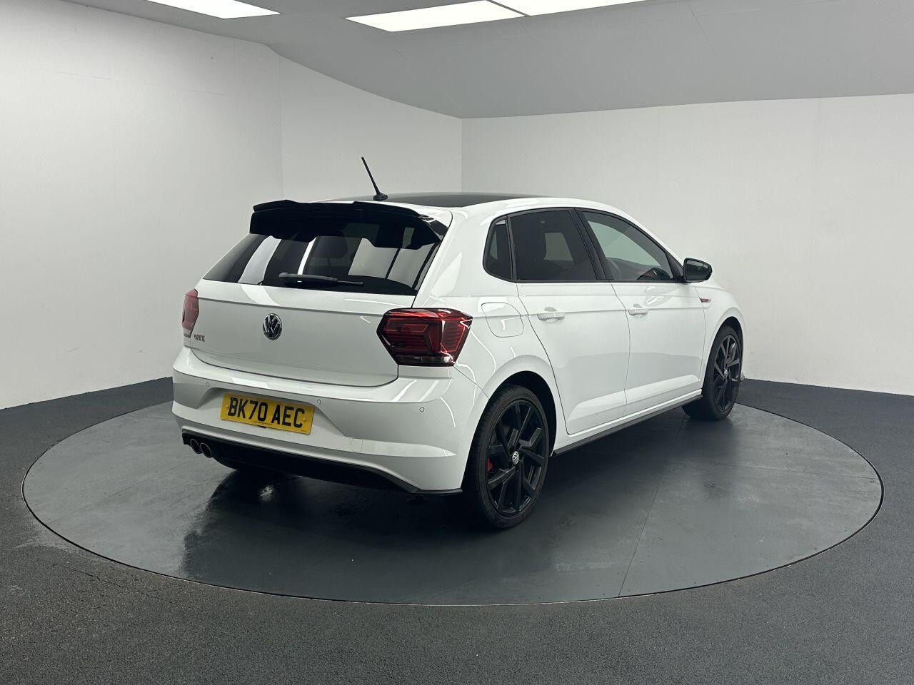 Volkswagen Polo - Image 11