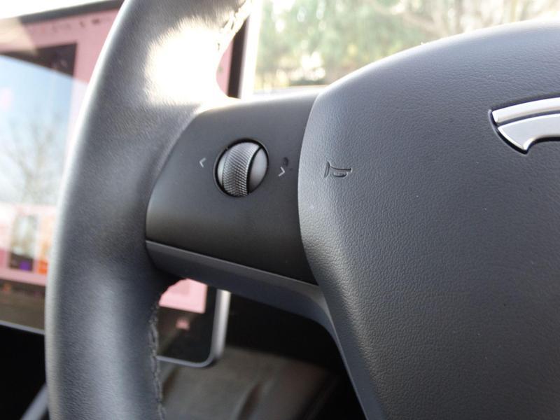 Tesla Model Y - Image 16