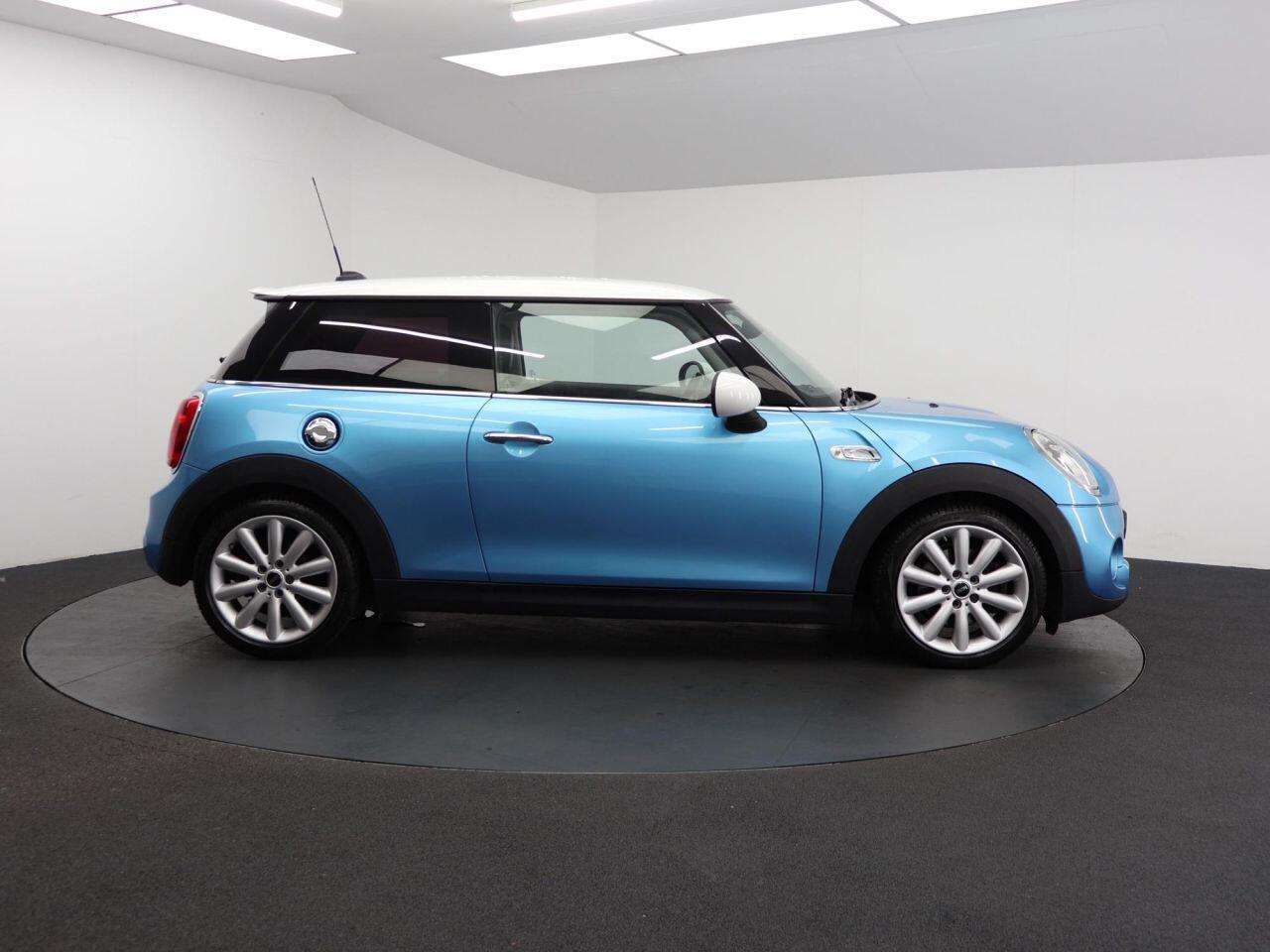 MINI Hatch - Image 13