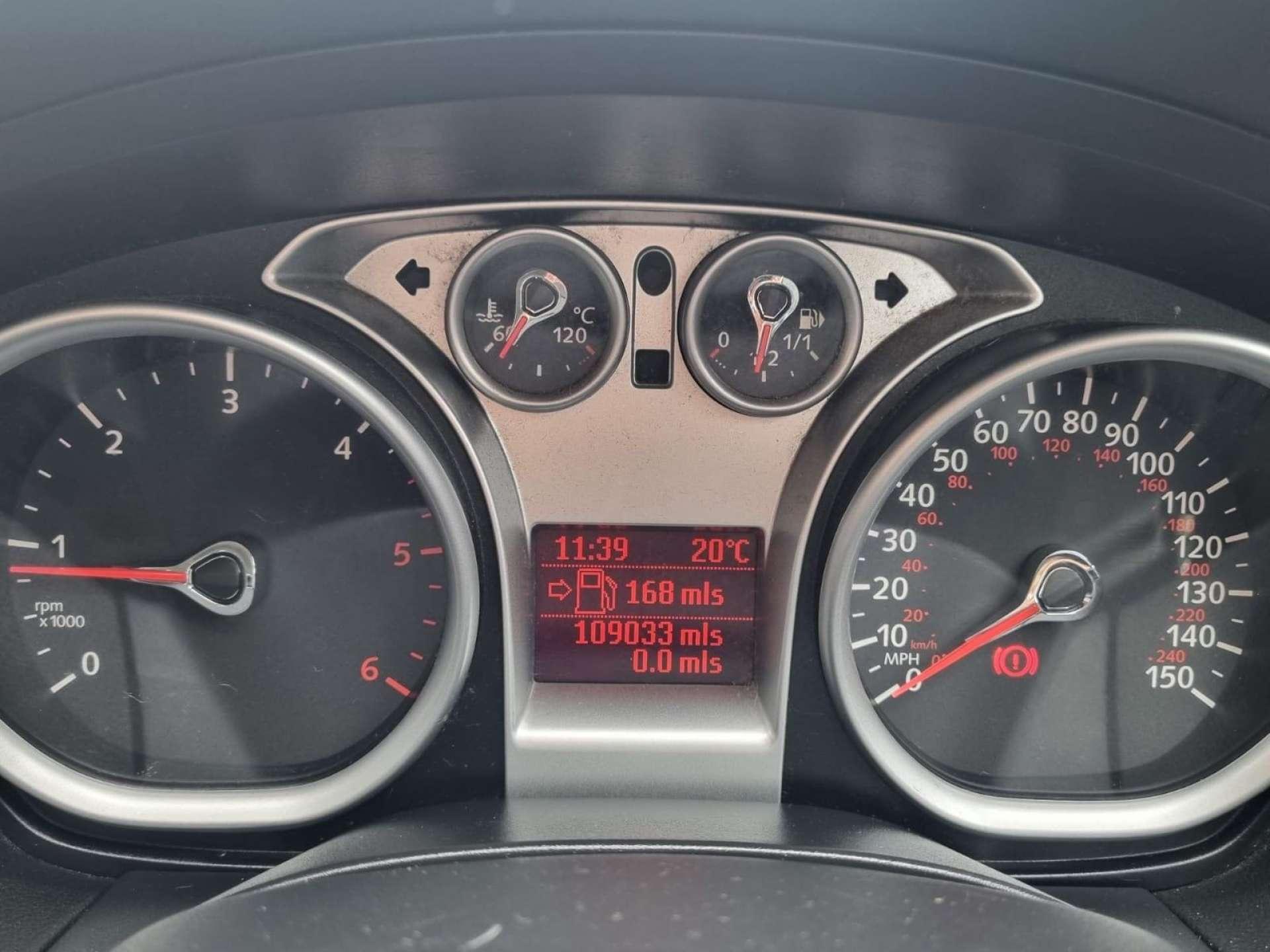 Ford Focus - Image 9