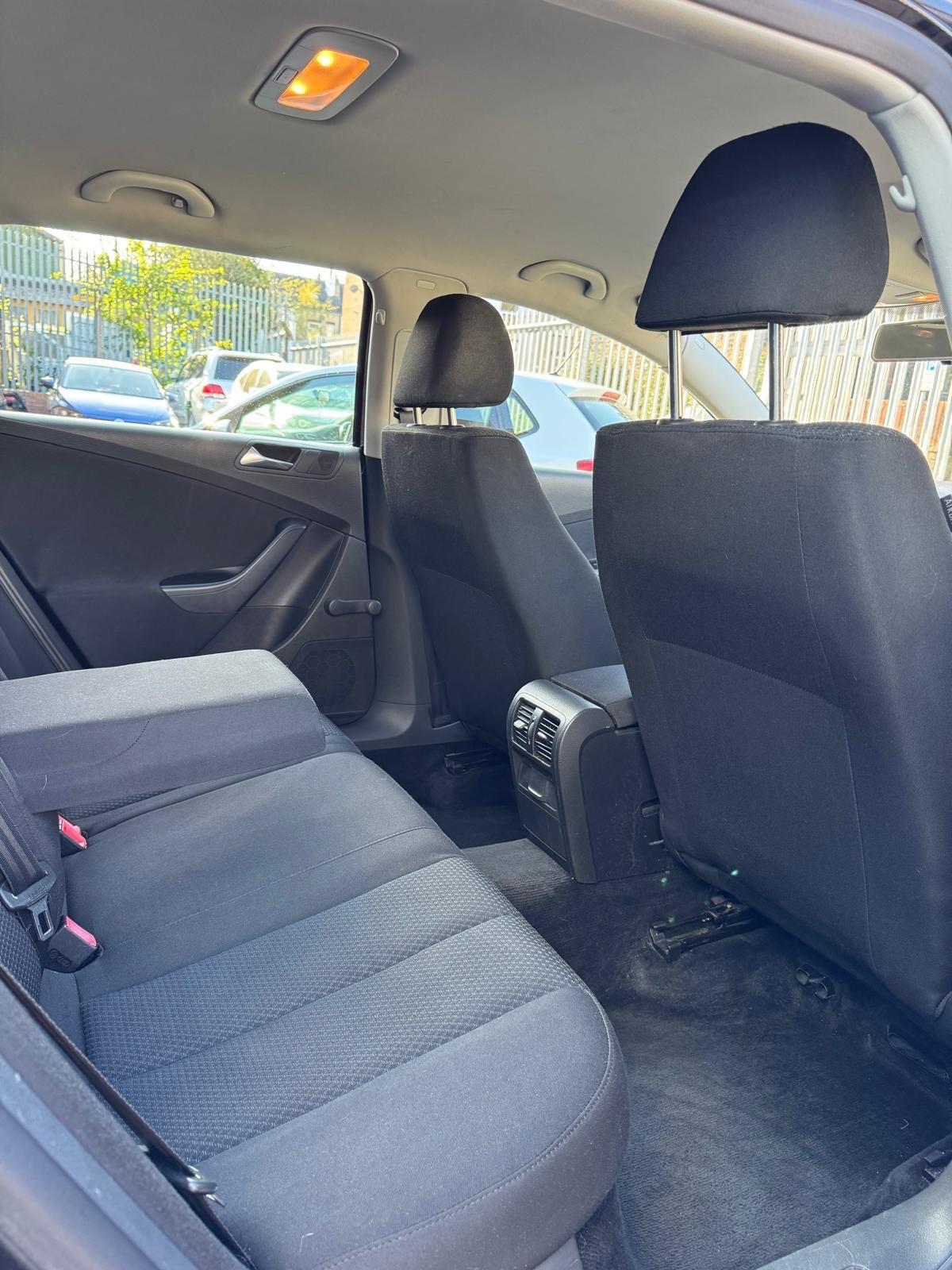 Volkswagen Passat - Image 21