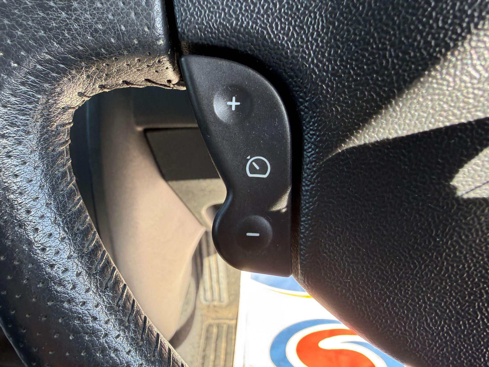 Renault Megane - Image 43