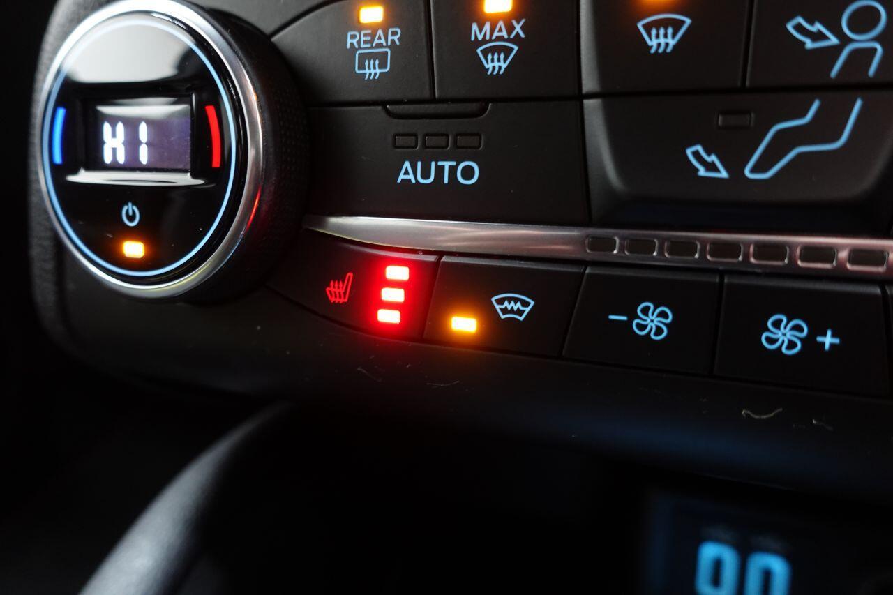 Ford Focus - Image 28