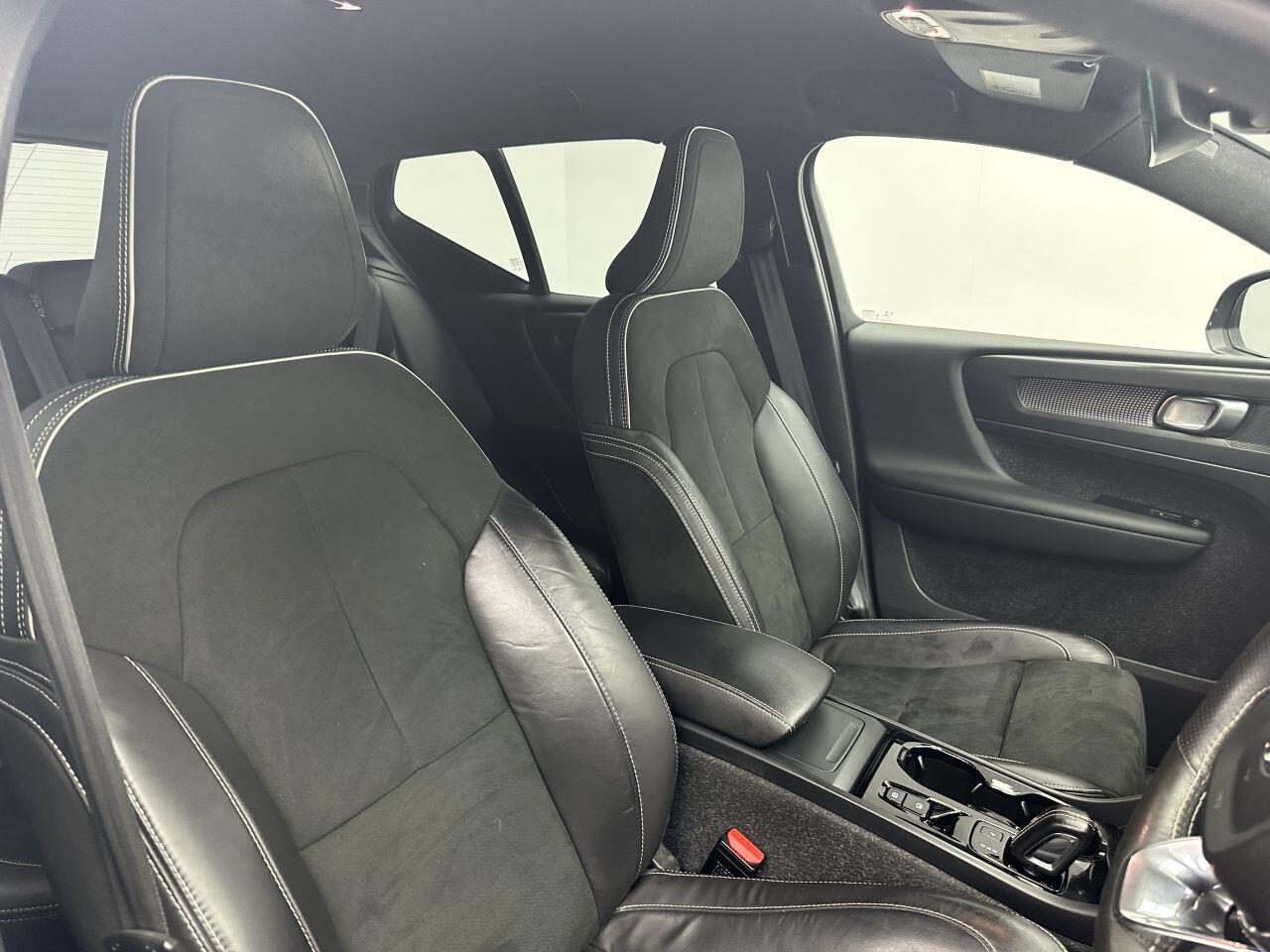 Volvo XC40 - Image 2