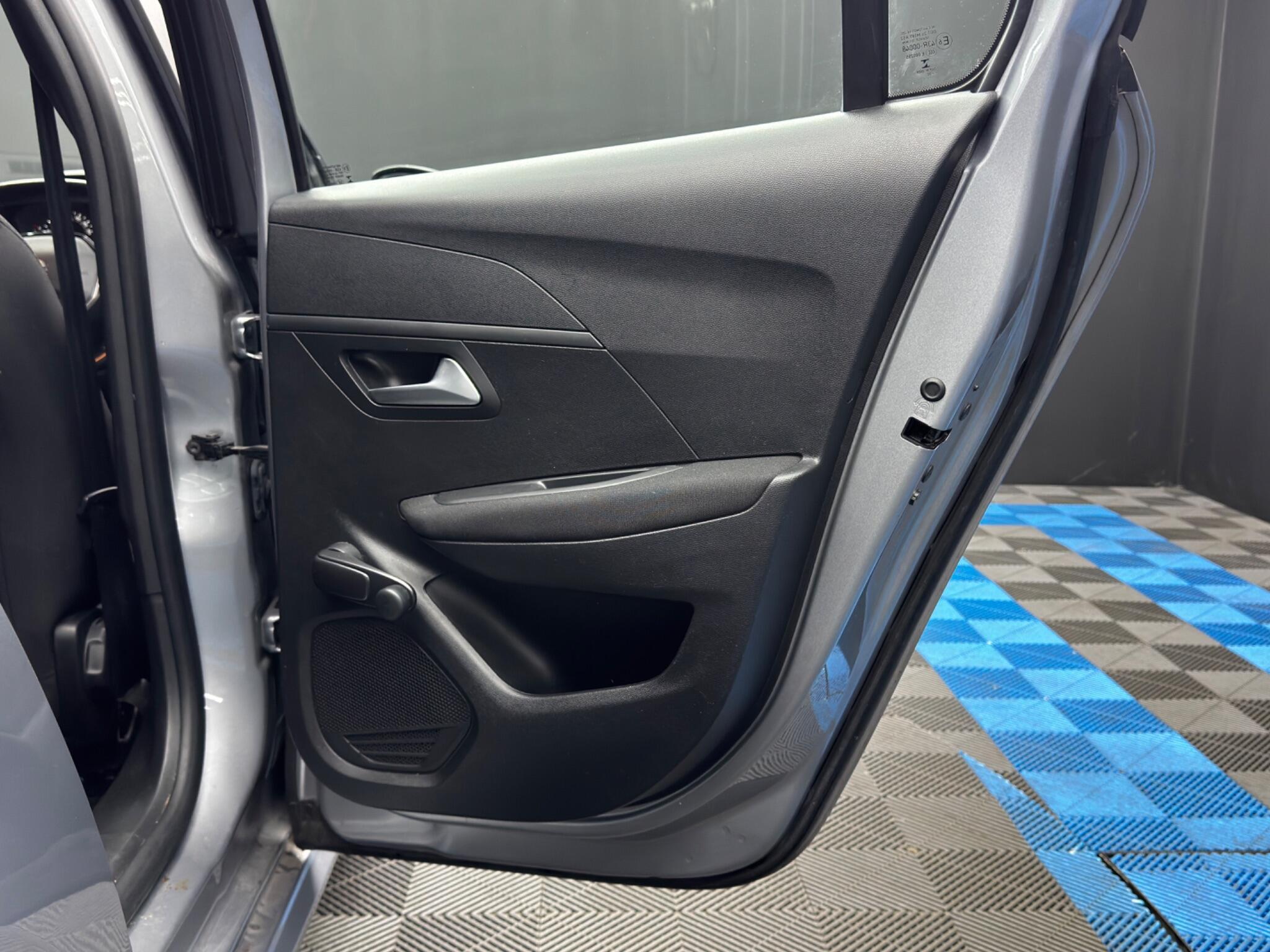 Peugeot 208 - Image 38