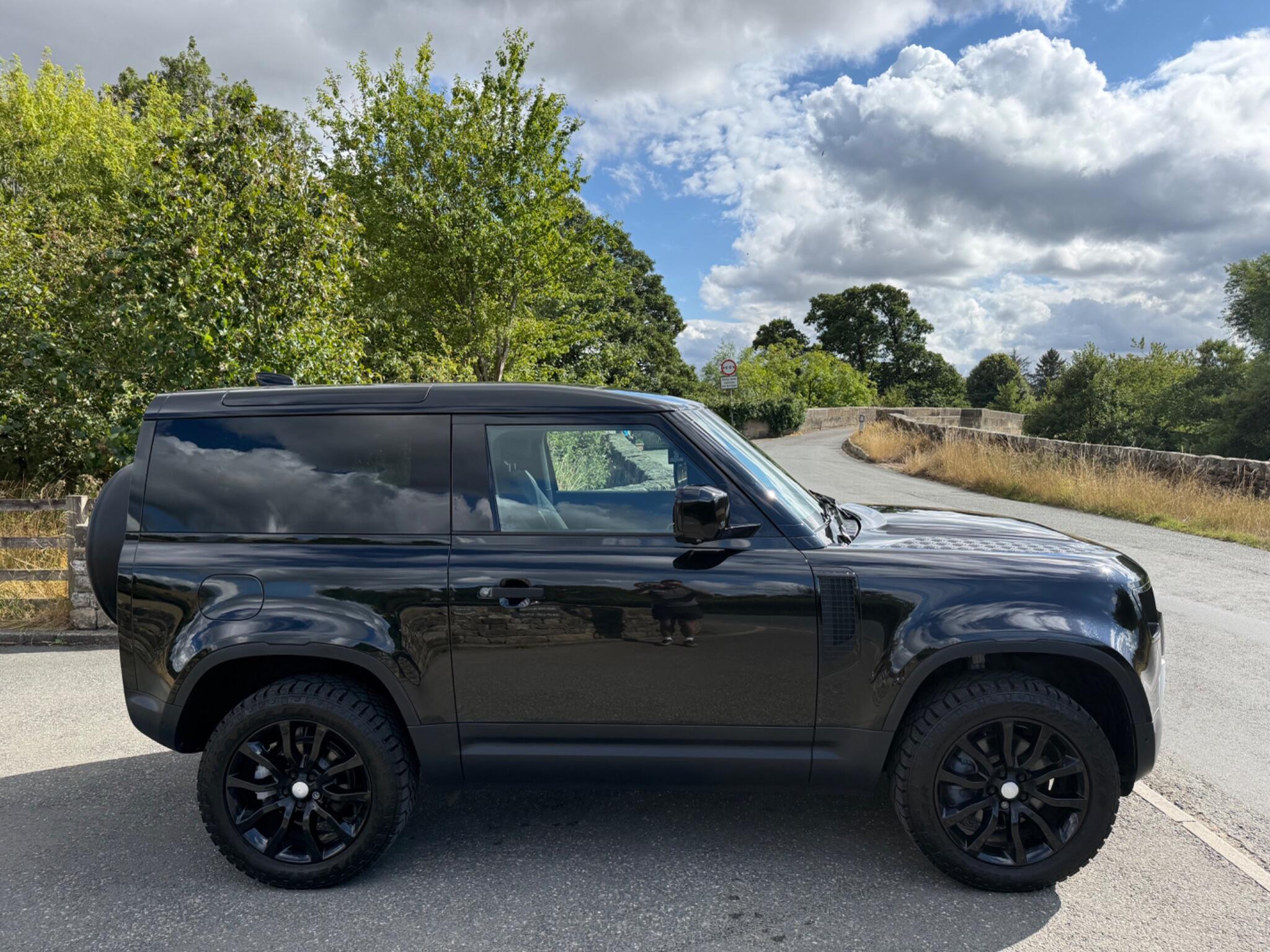 Land Rover Defender 90 - Image 4