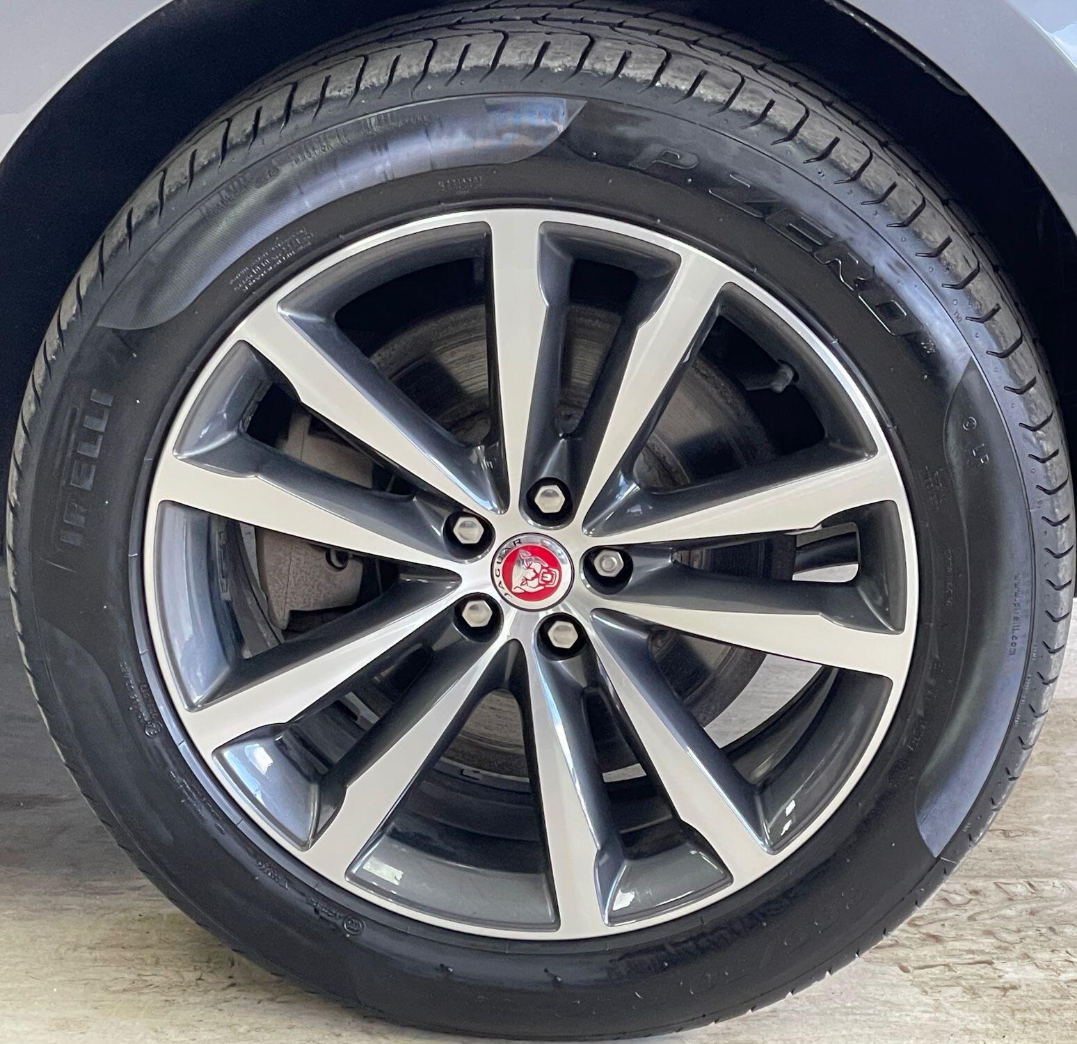 Jaguar F-Pace - Image 14