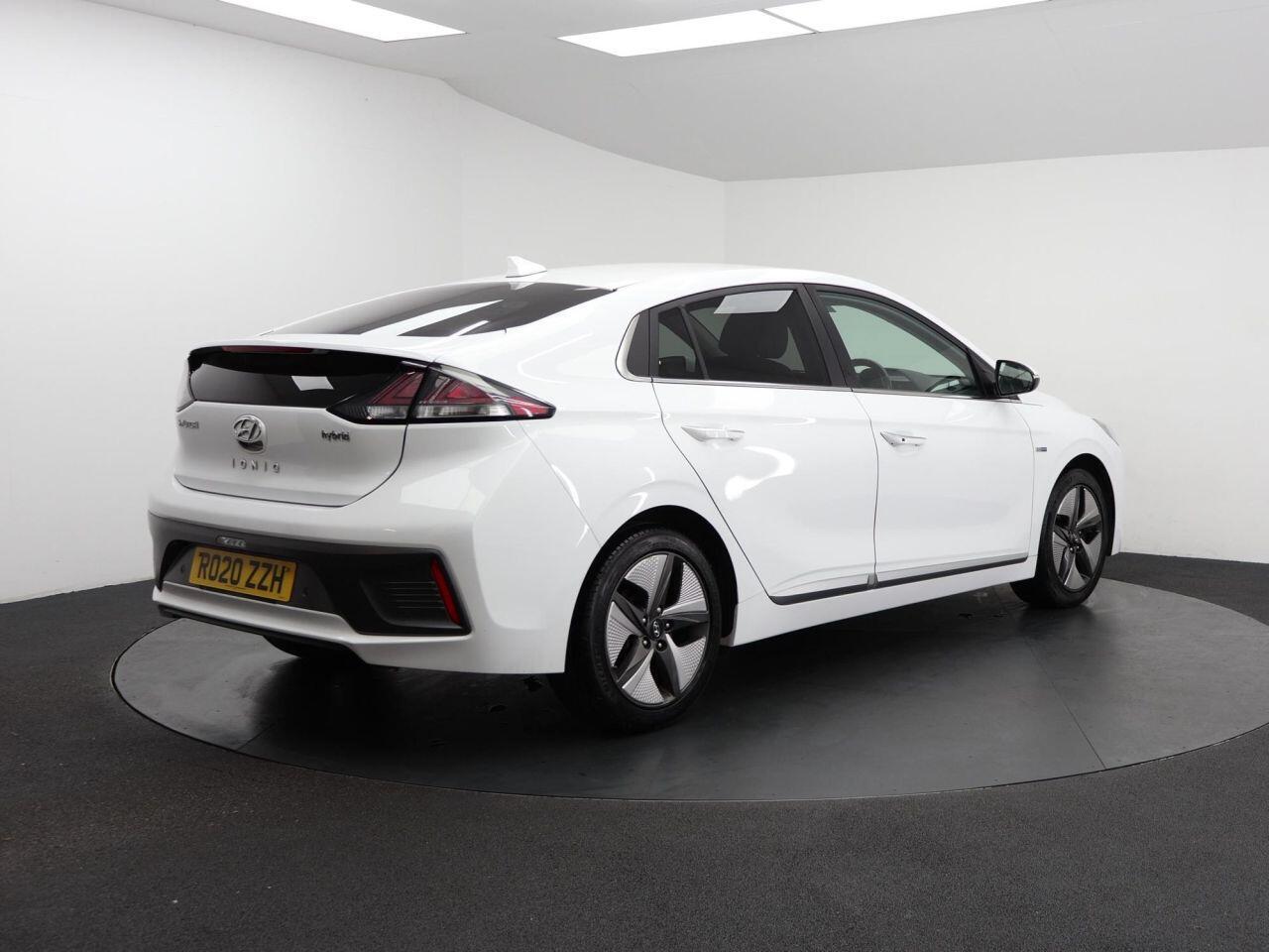 Hyundai Ioniq - Image 12