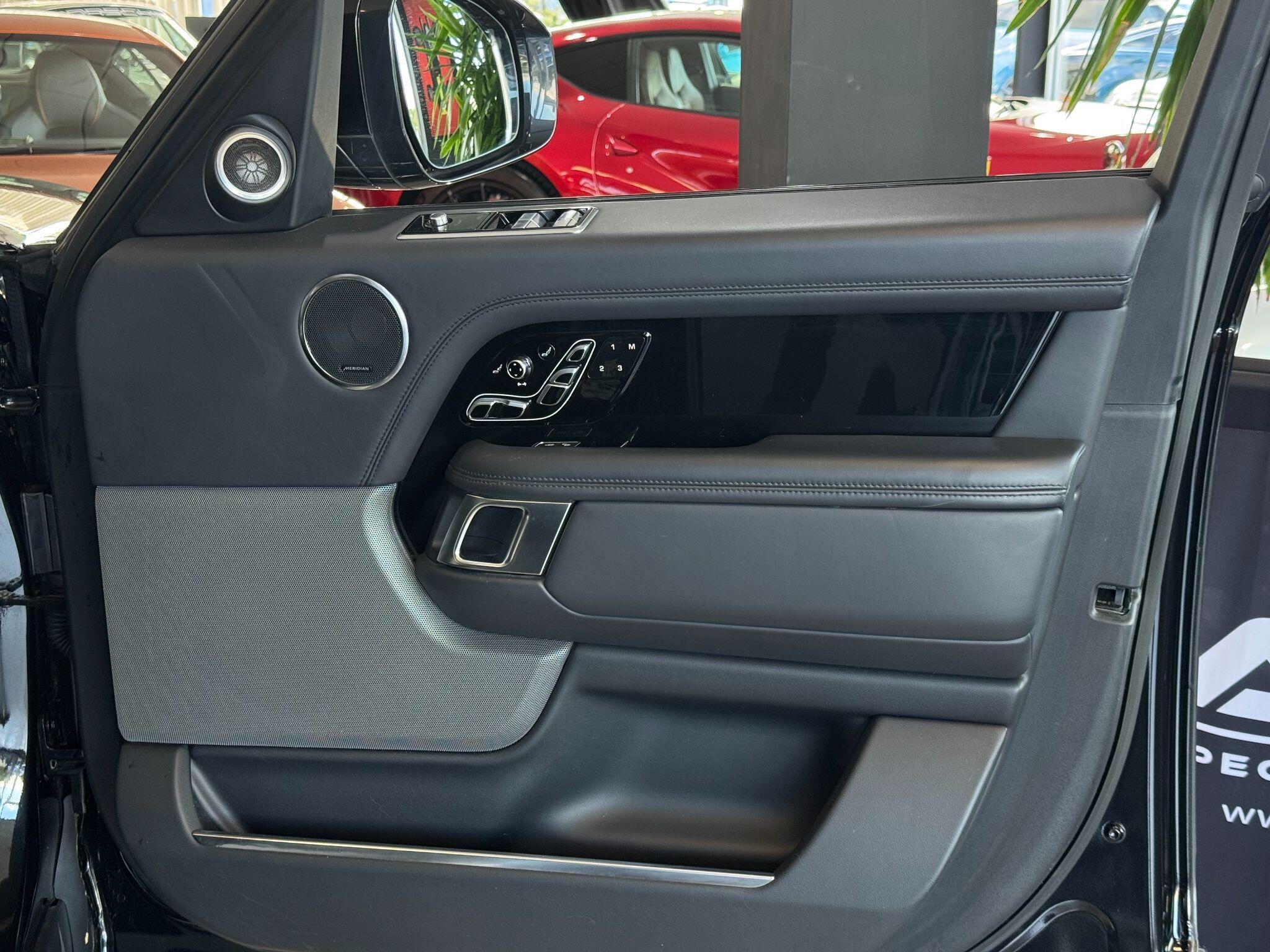 Land Rover Range Rover - Image 29