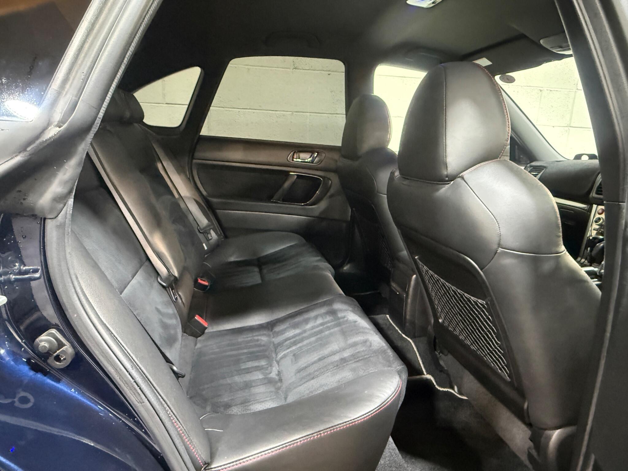 Subaru Legacy - Image 12