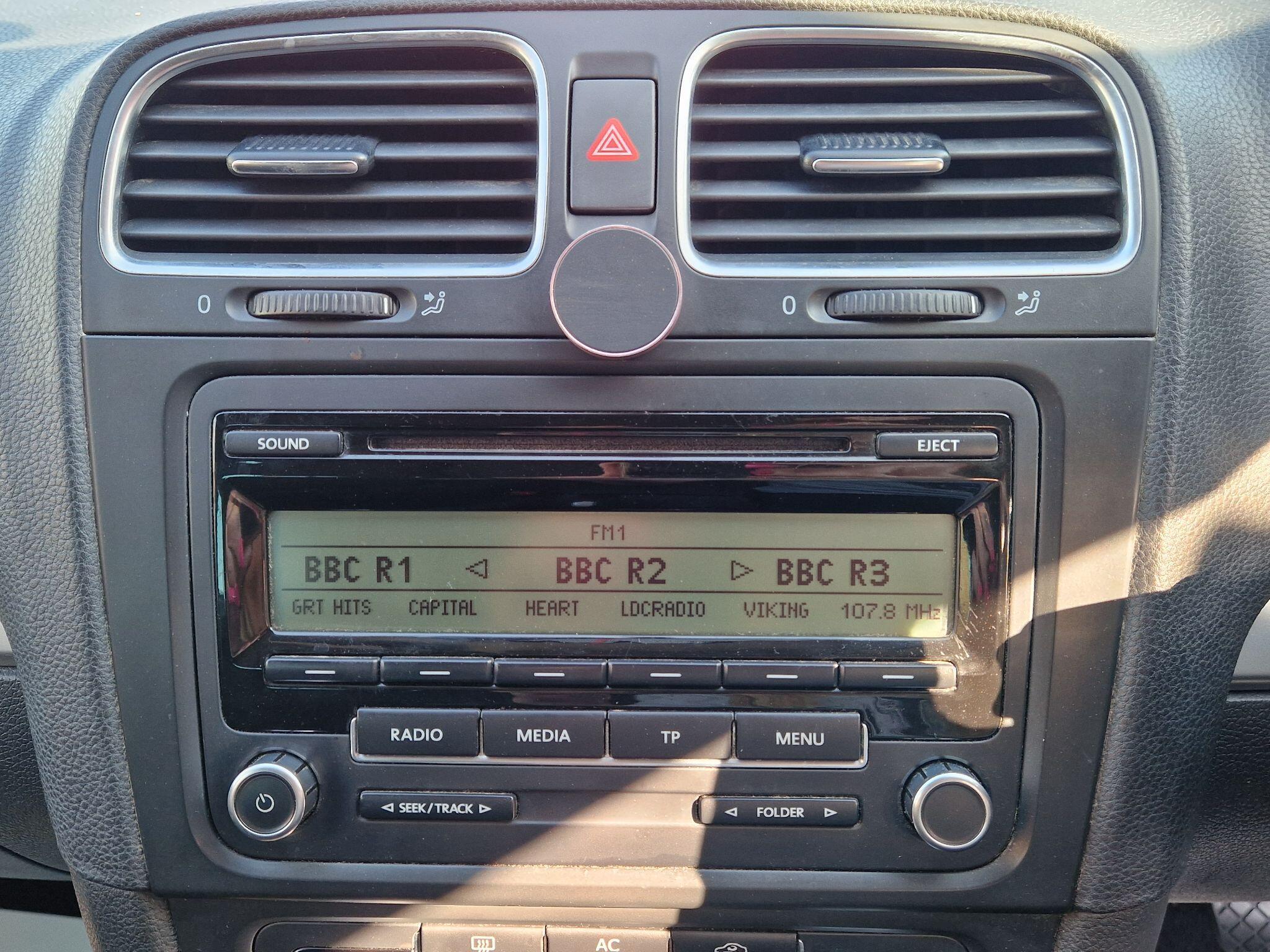 Volkswagen Golf - Image 34